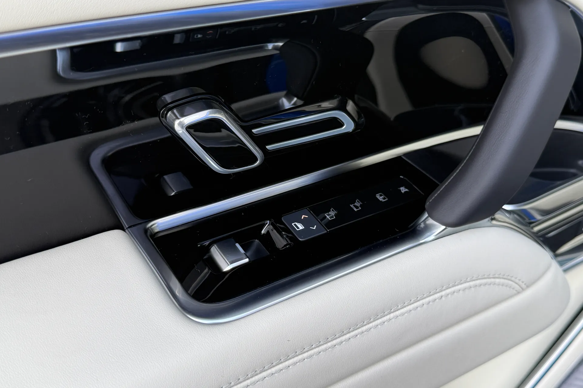 LAND ROVER RANGE ROVER thumbnail image number 64