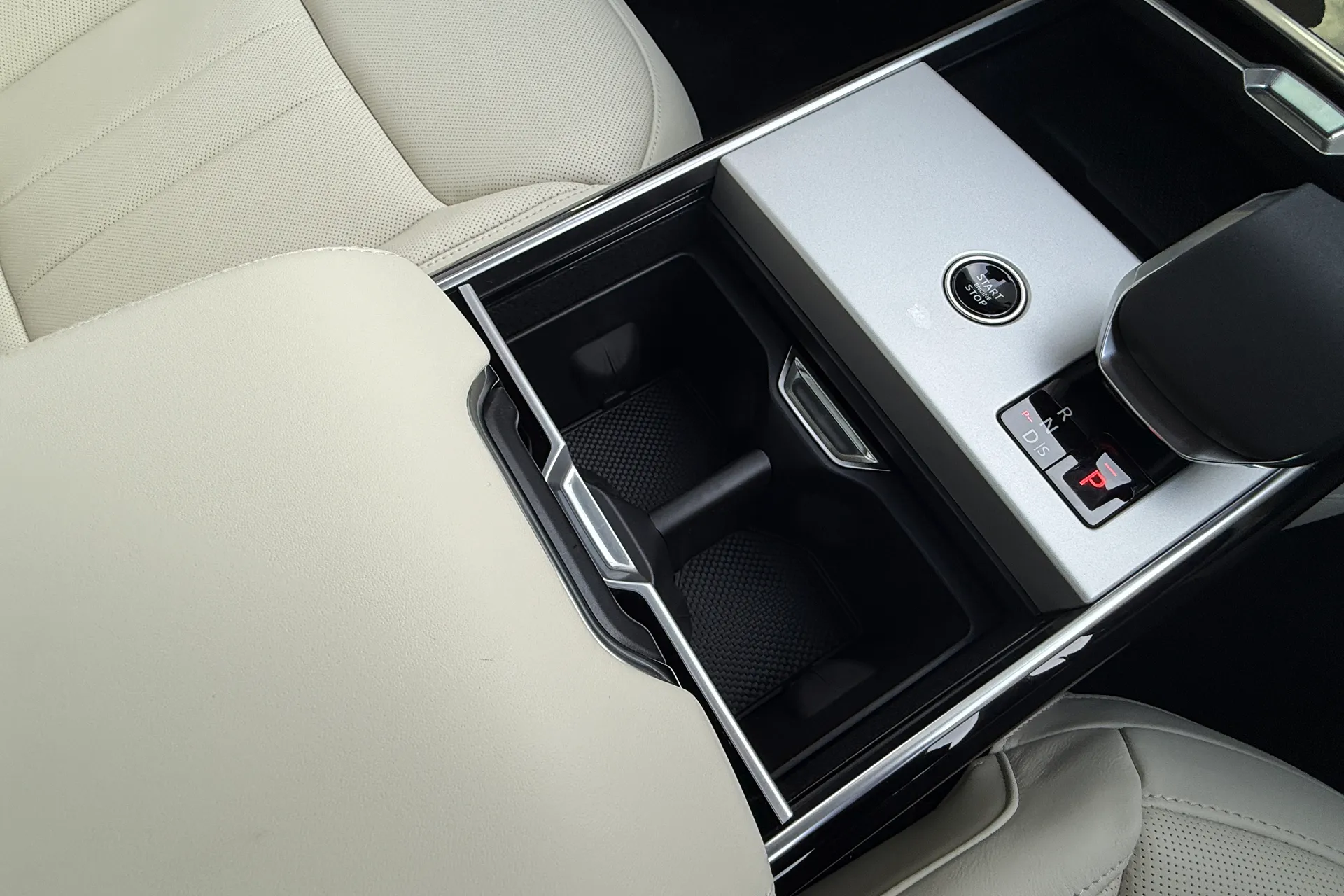 LAND ROVER RANGE ROVER thumbnail image number 76