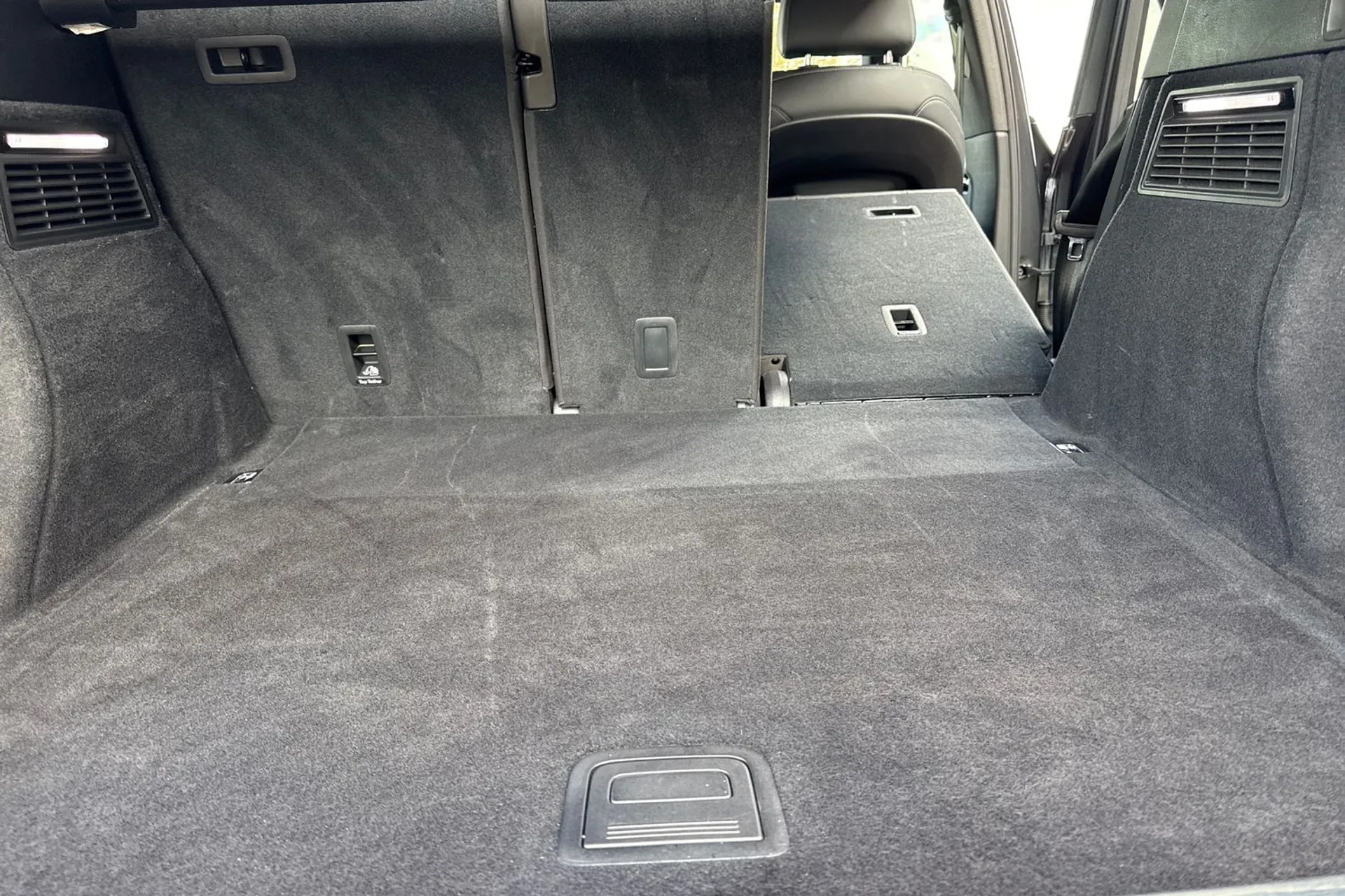 Audi Q5 thumbnail image number 21