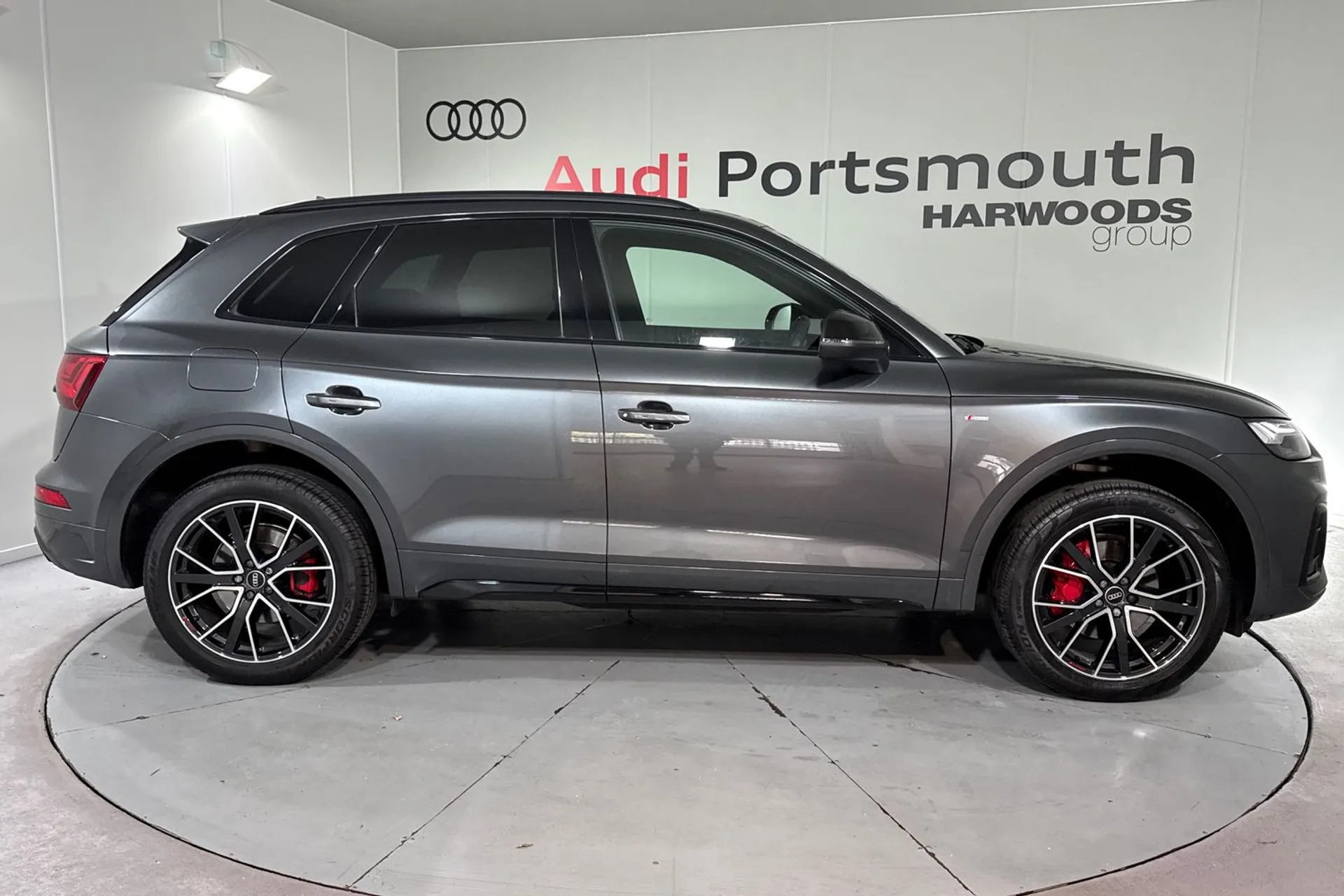 Audi Q5 thumbnail image number 2