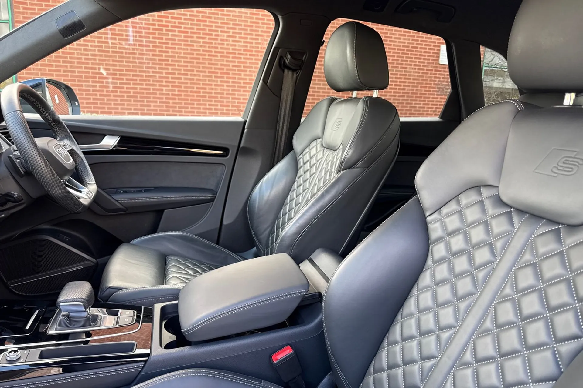 Audi Q5 thumbnail image number 32