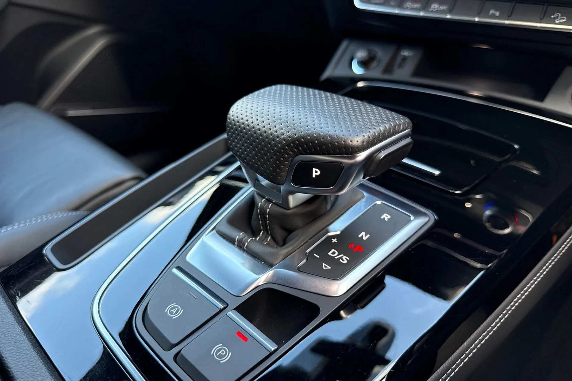 Audi Q5 thumbnail image number 37