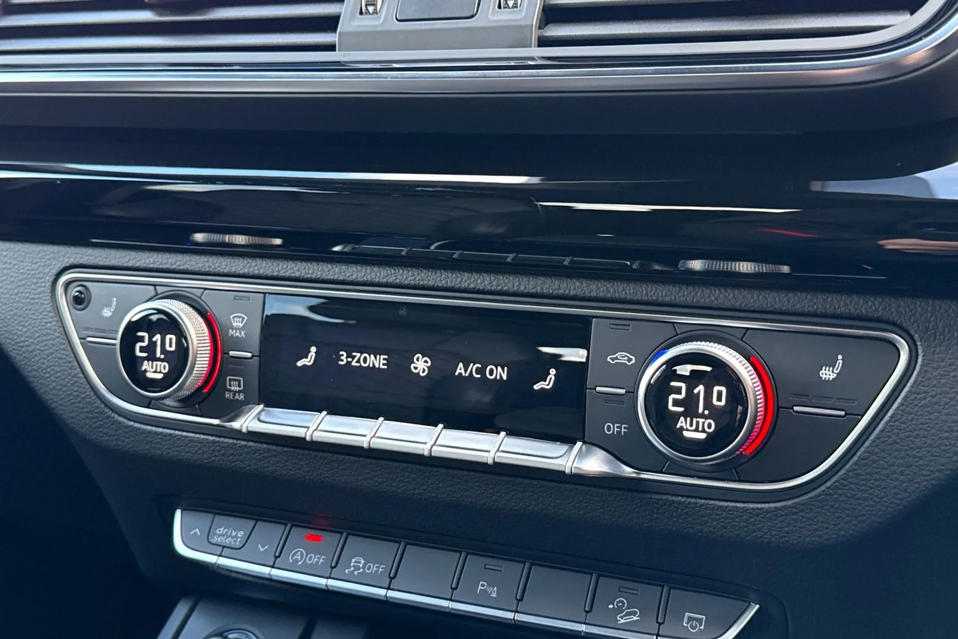 Audi Q5 thumbnail image number 29