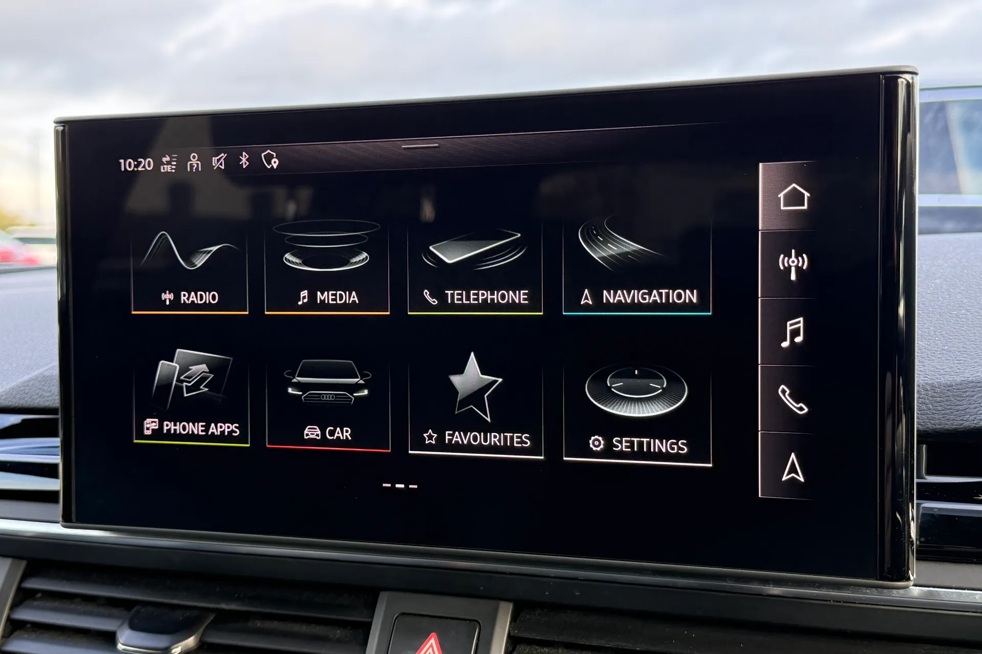 Audi A4 thumbnail image number 12