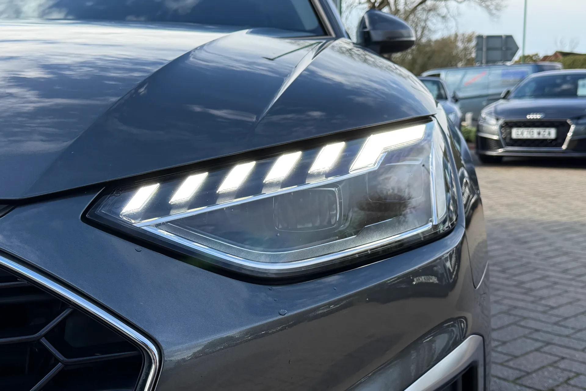 Audi A4 thumbnail image number 51