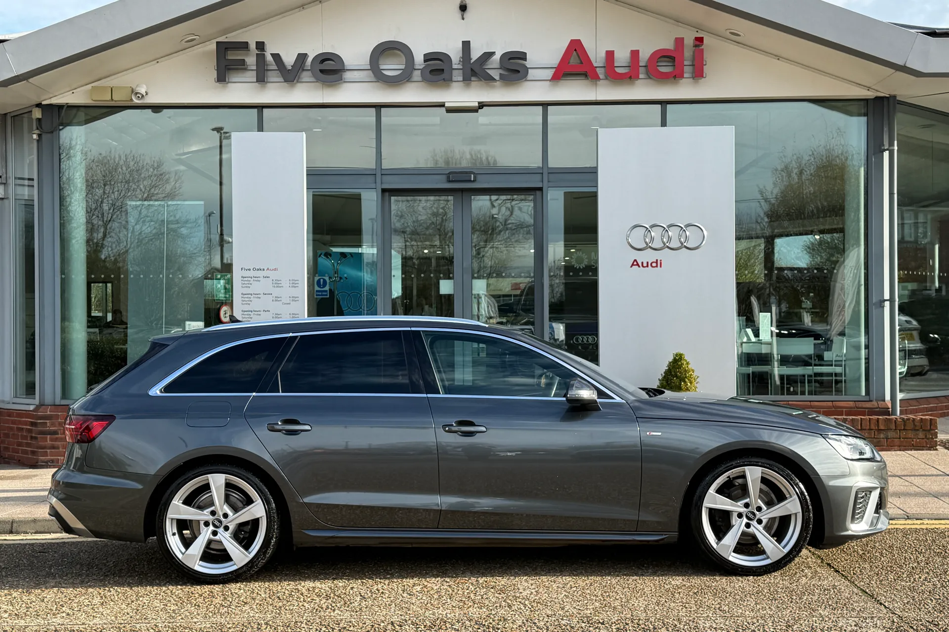 Audi A4 thumbnail image number 2