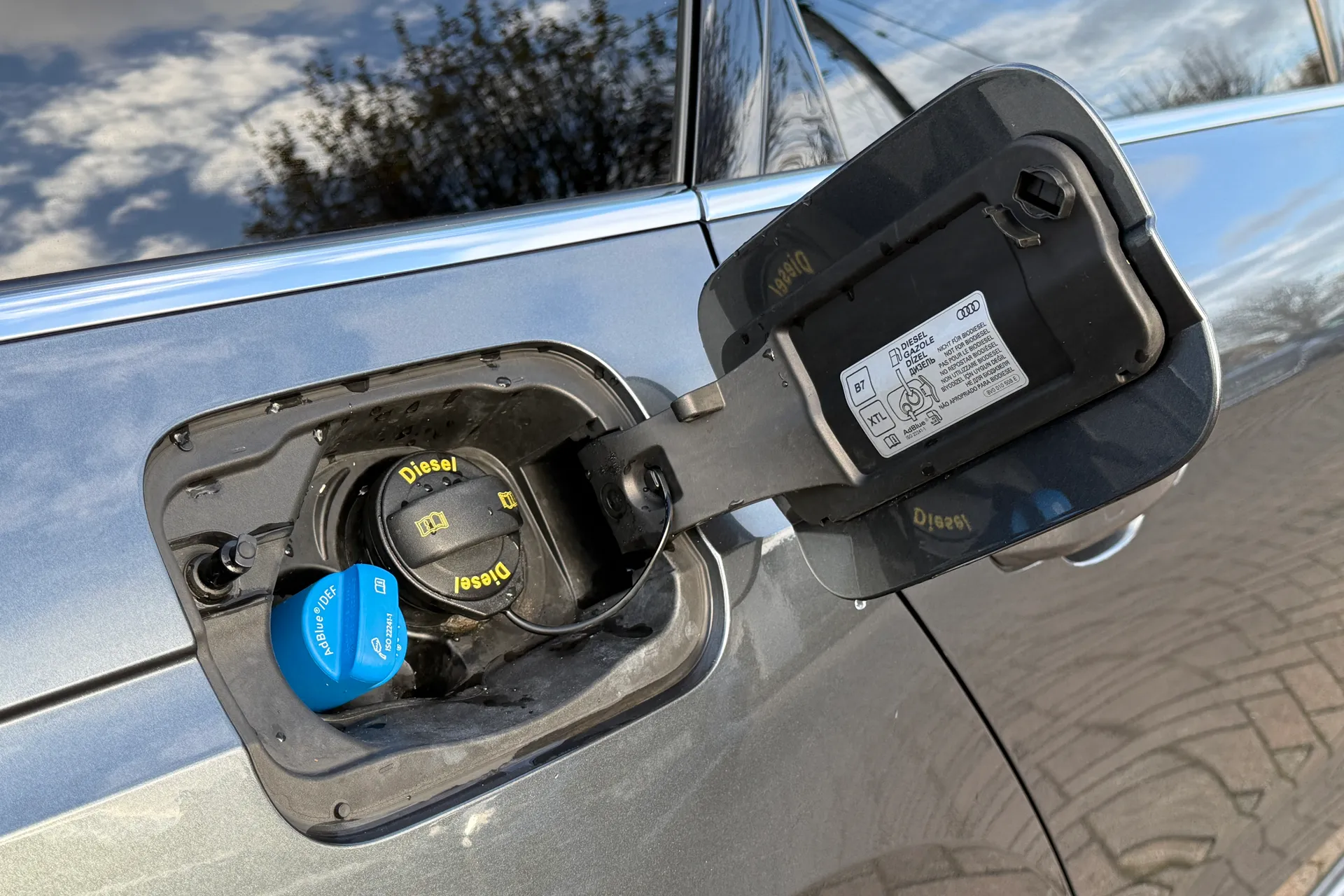 Audi A4 thumbnail image number 49