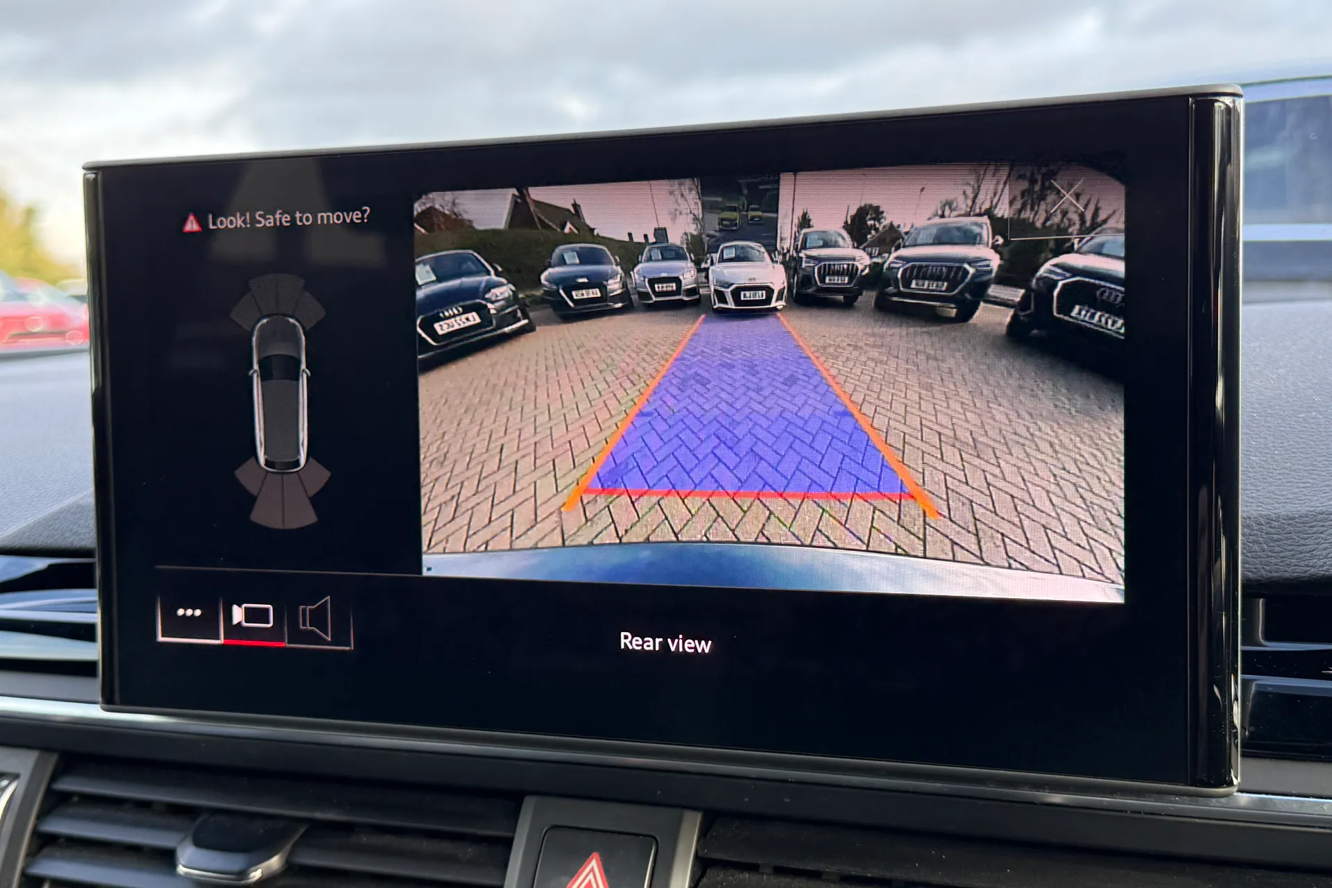 Audi A4 thumbnail image number 4