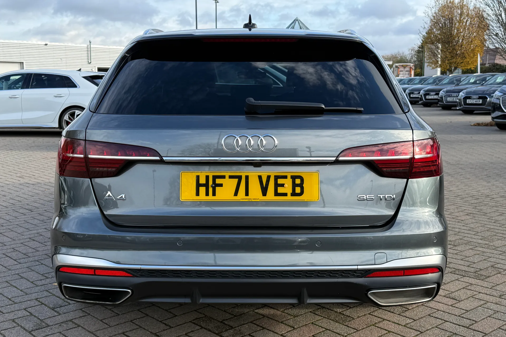 Audi A4 thumbnail image number 29