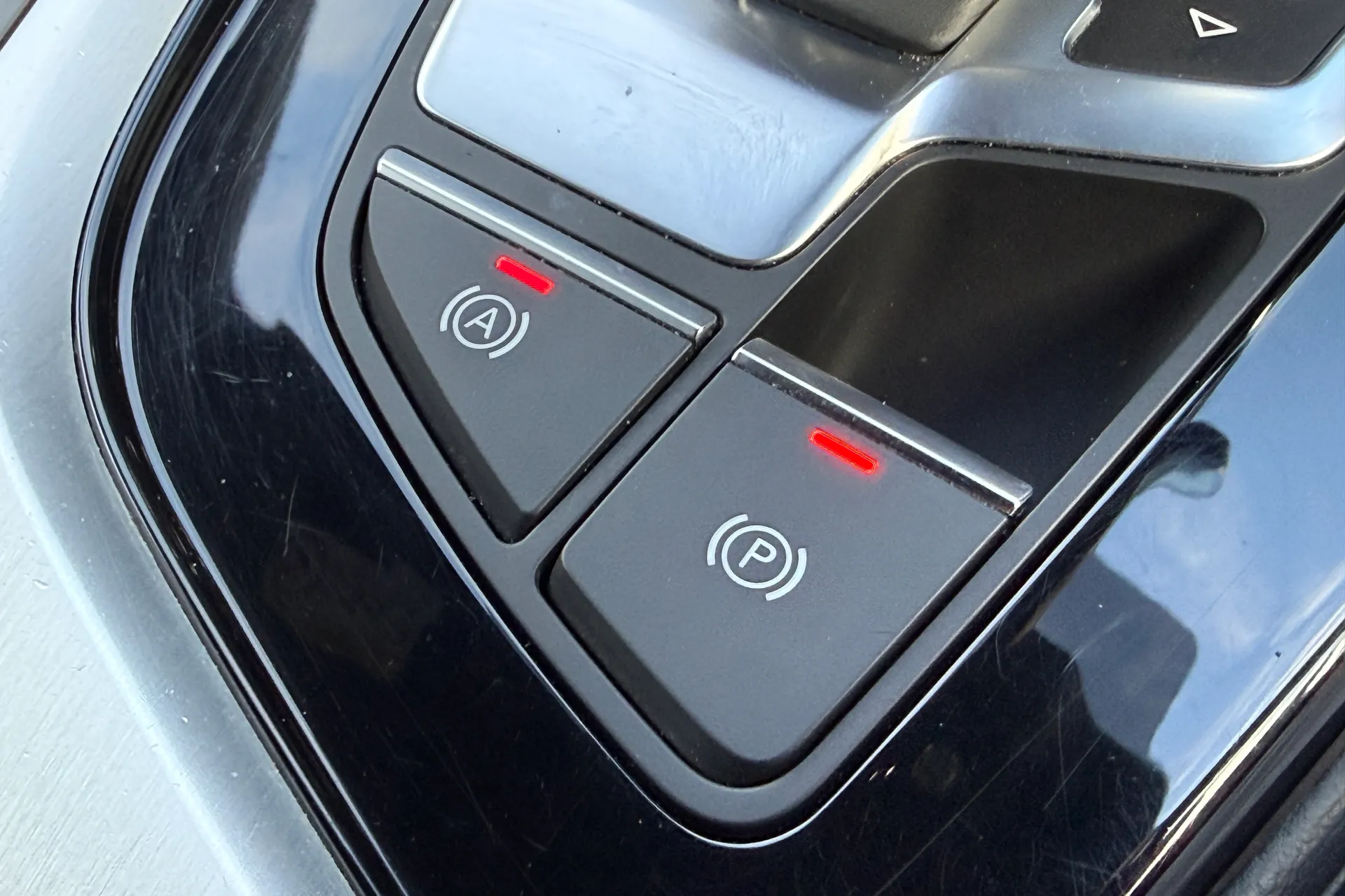 Audi A4 thumbnail image number 37