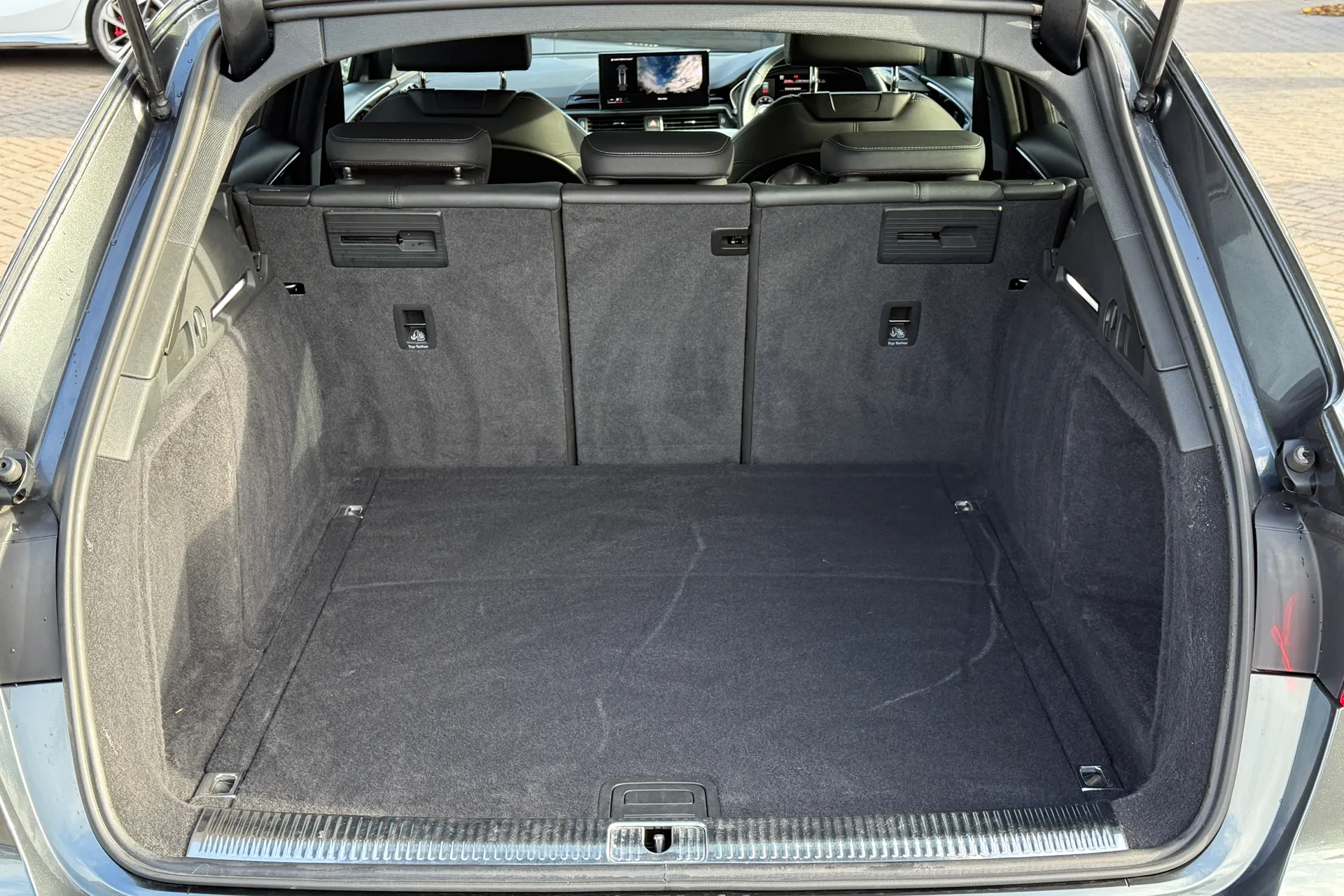 Audi A4 thumbnail image number 31