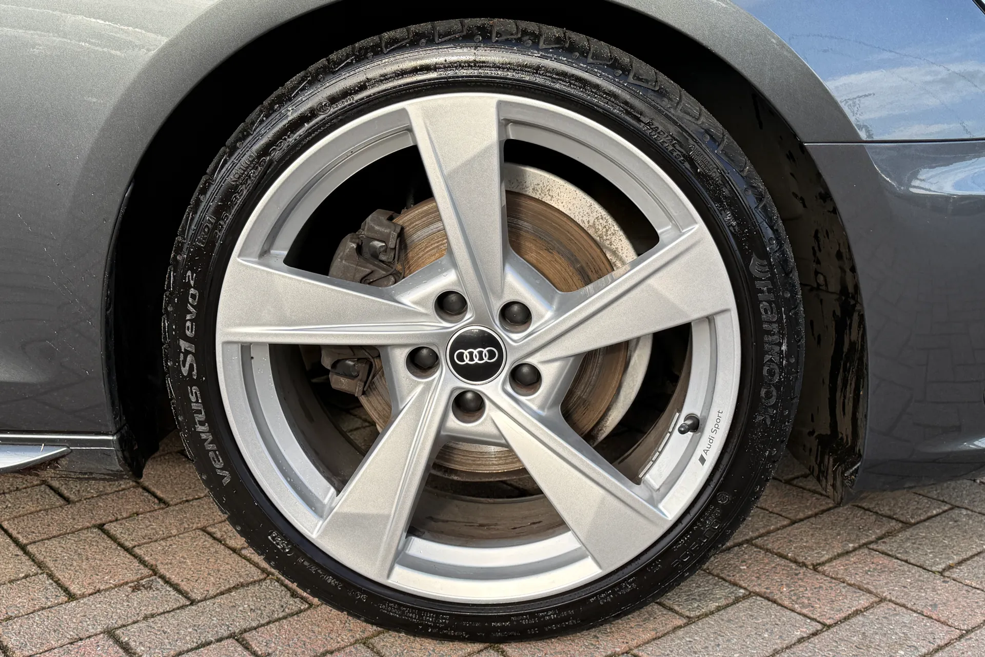 Audi A4 thumbnail image number 45