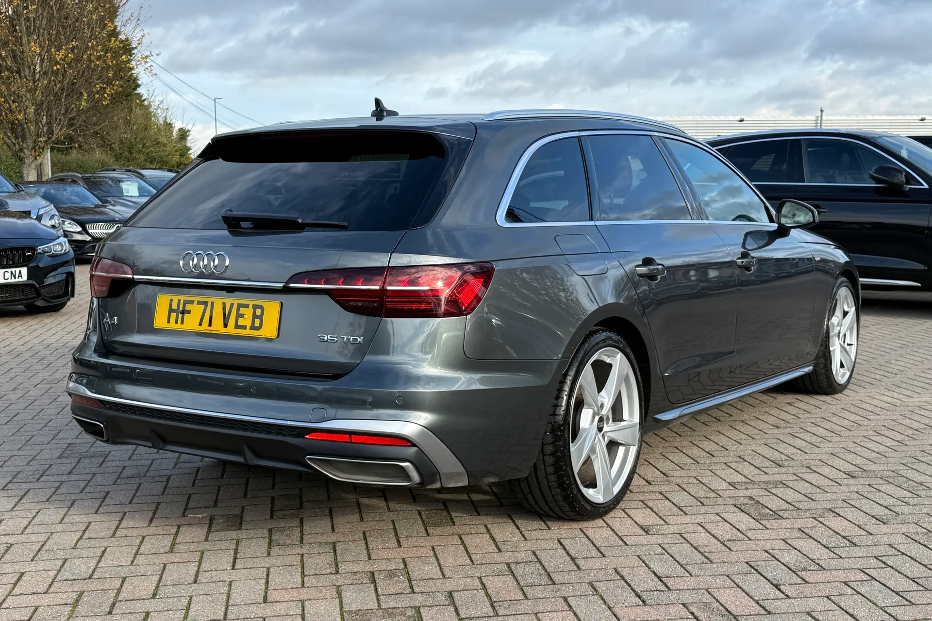 Audi A4 thumbnail image number 28