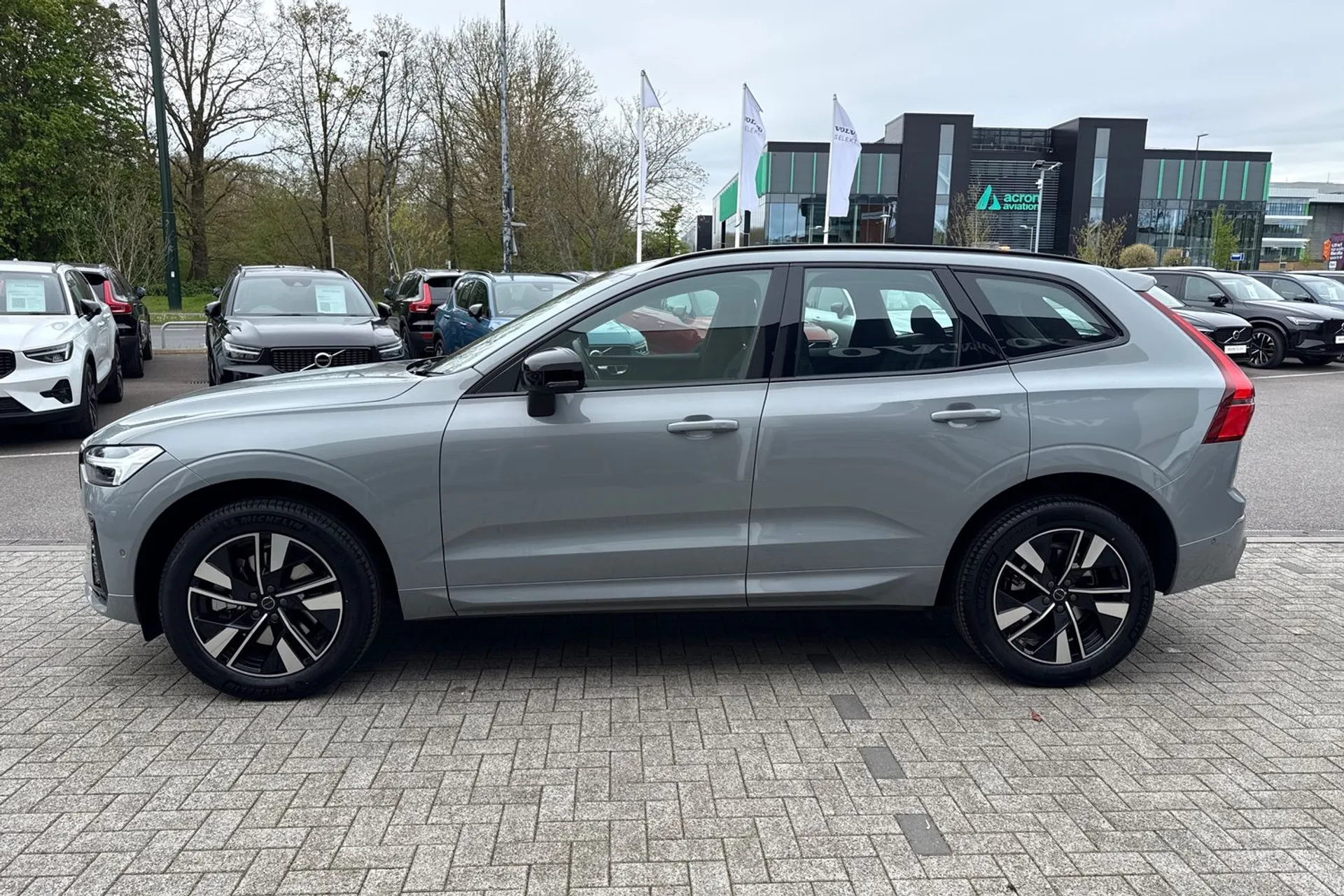 Volvo XC60 thumbnail image number 11