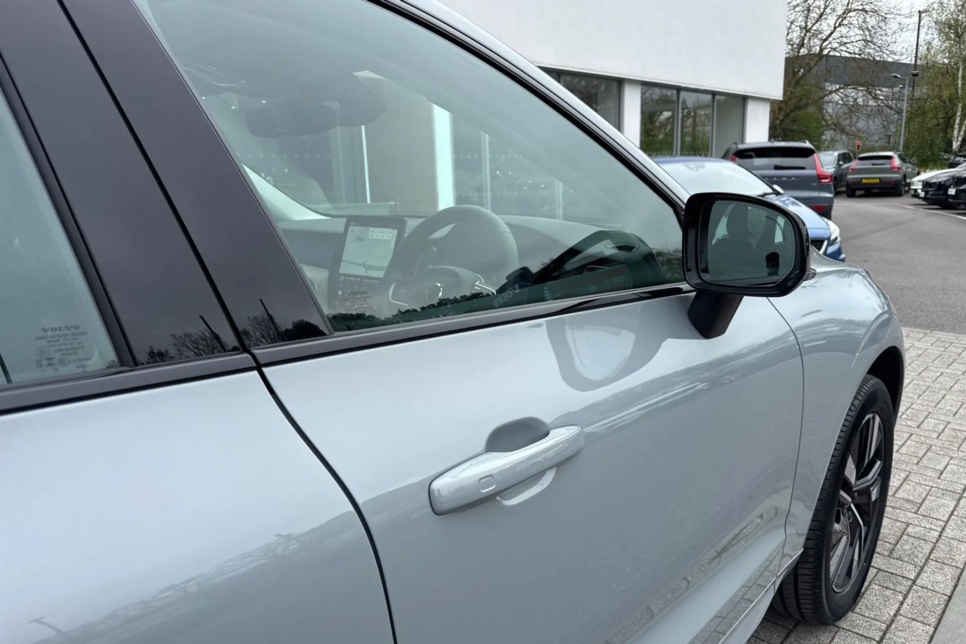 Volvo XC60 thumbnail image number 17