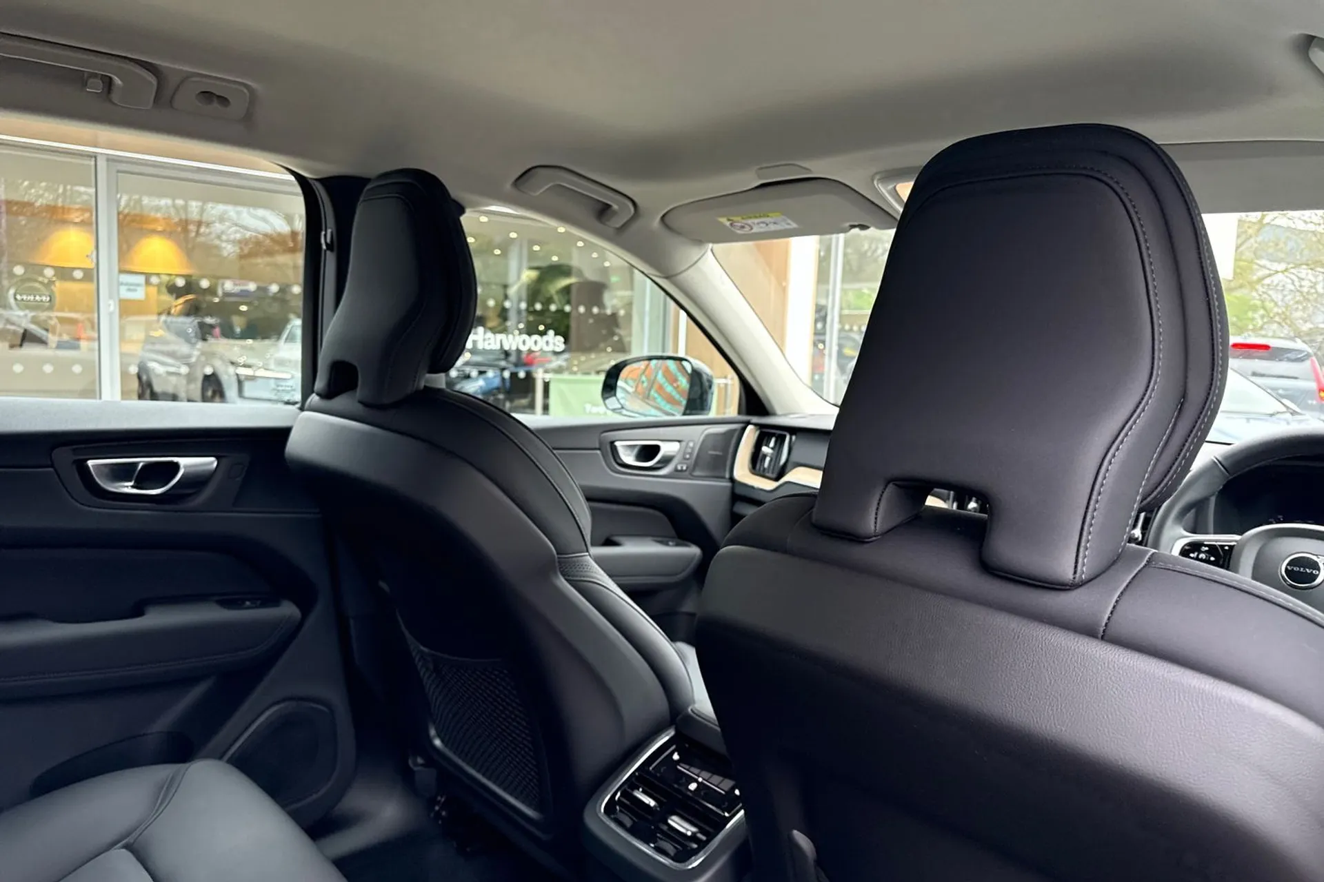 Volvo XC60 thumbnail image number 24