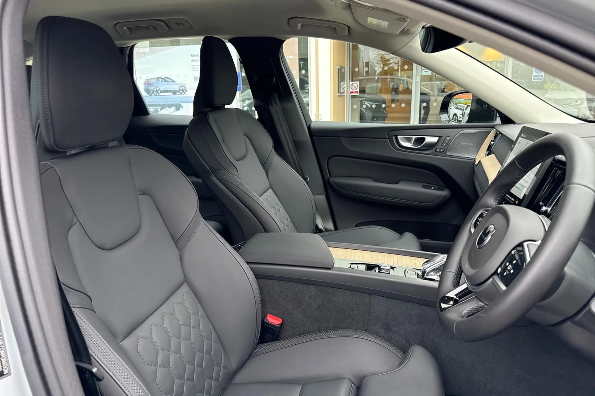 Volvo XC60 thumbnail image number 26