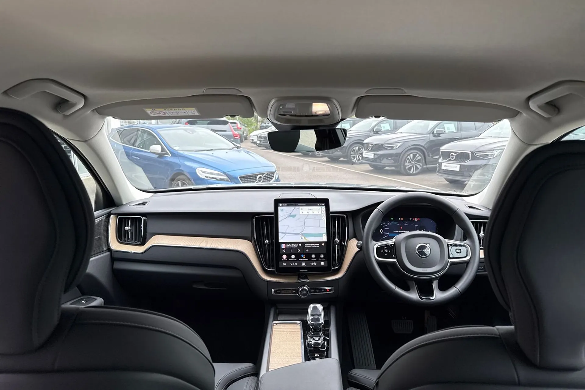 Volvo XC60 thumbnail image number 3