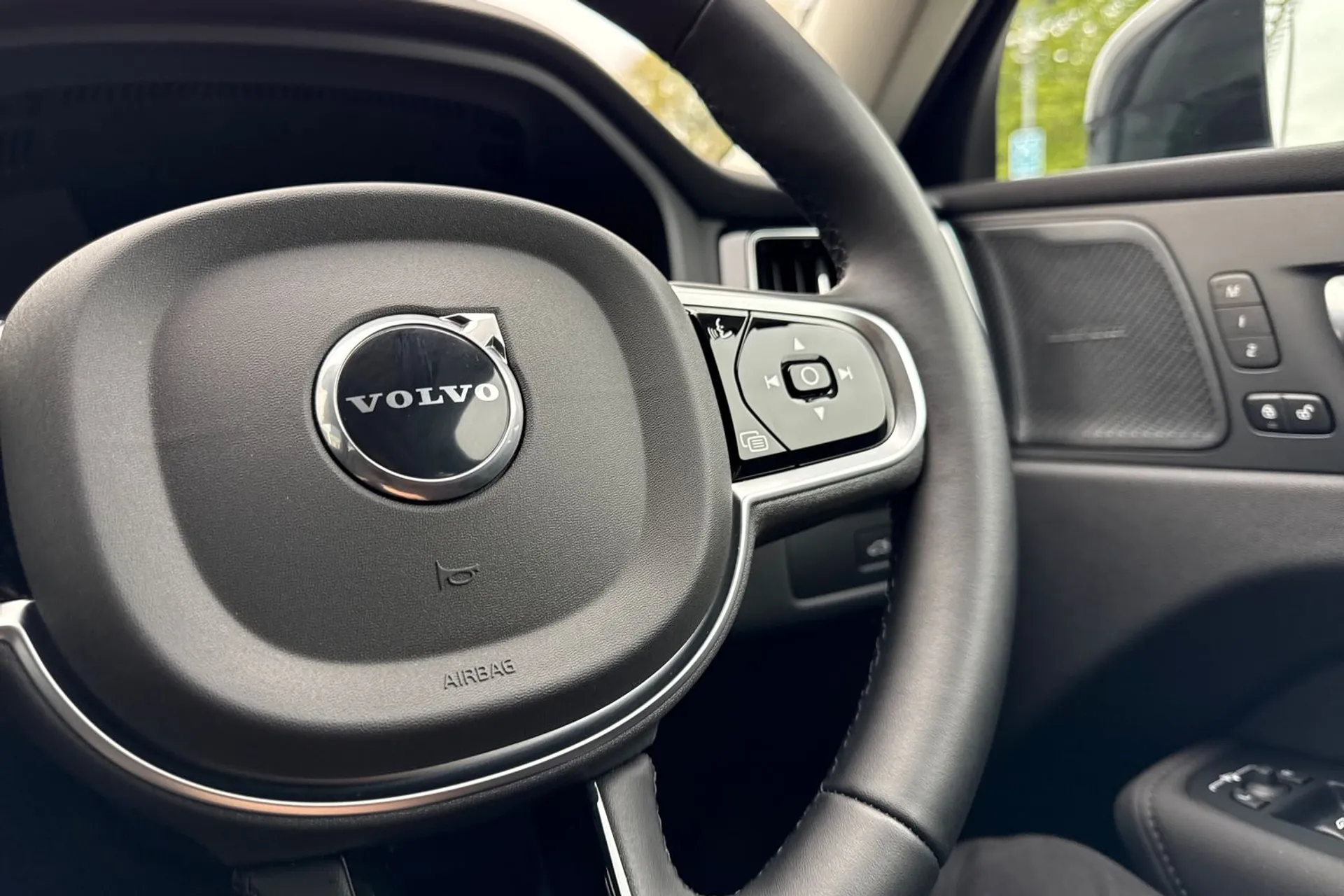 Volvo XC60 thumbnail image number 37