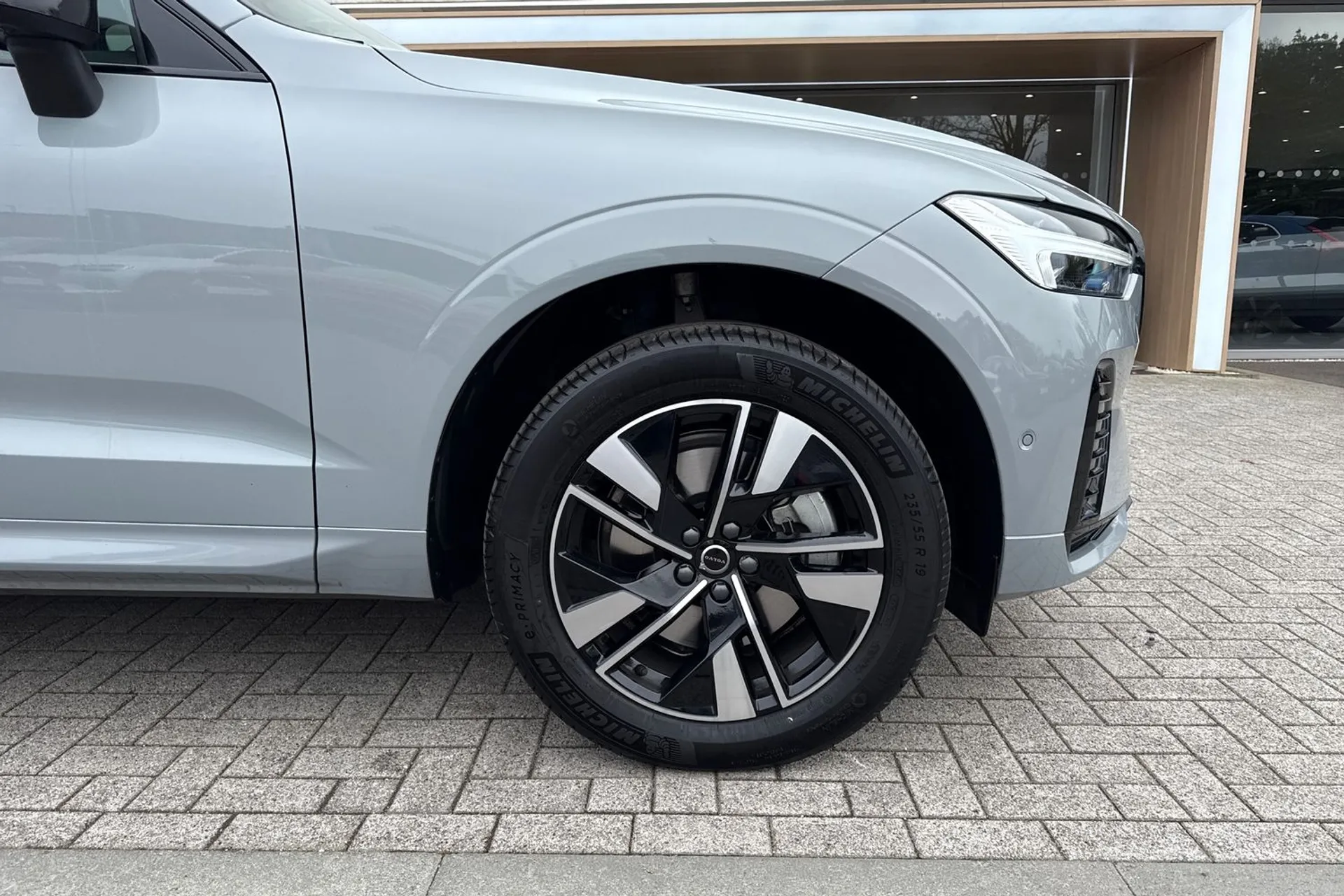 Volvo XC60 thumbnail image number 14