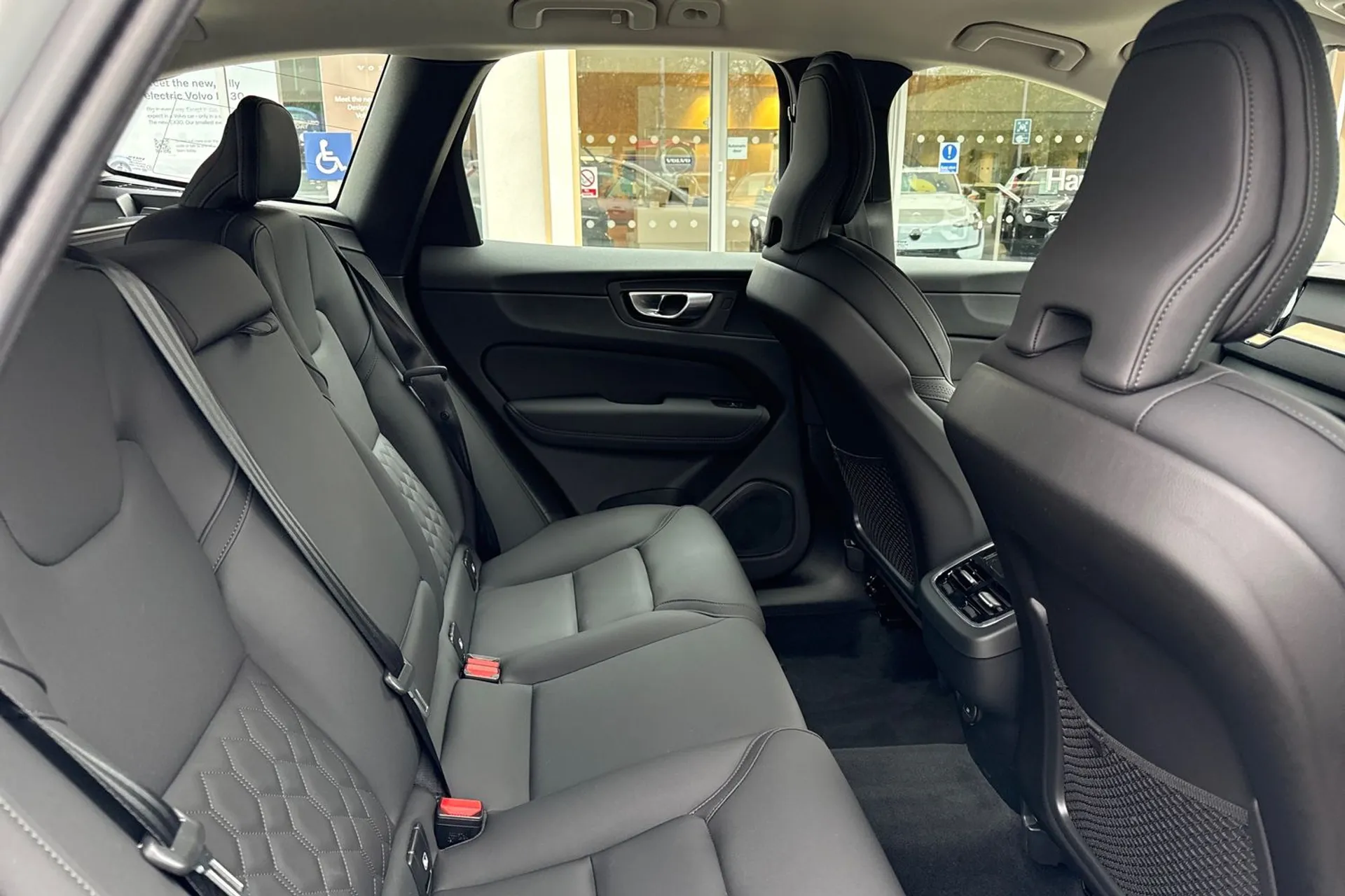 Volvo XC60 thumbnail image number 23