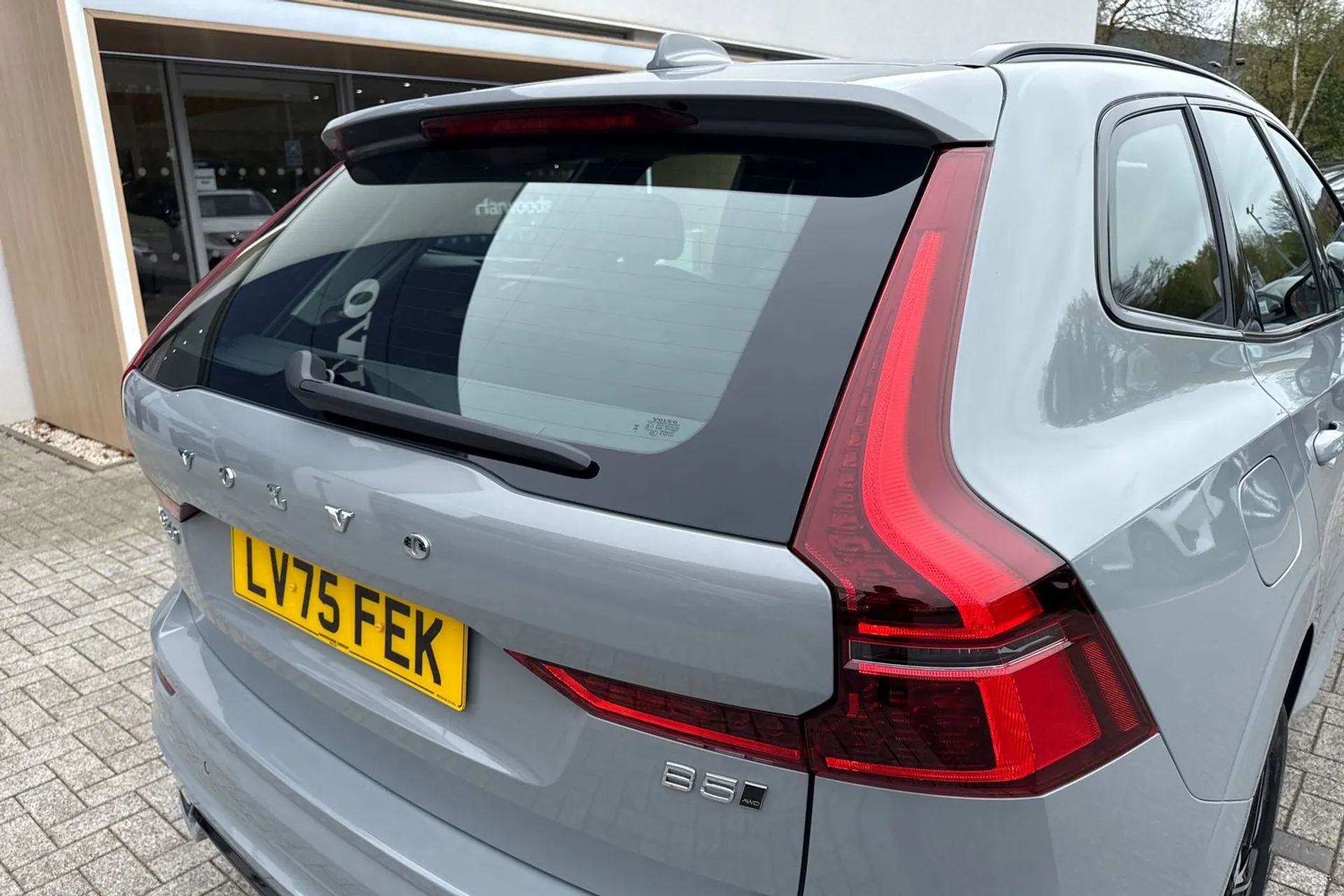 Volvo XC60 thumbnail image number 16