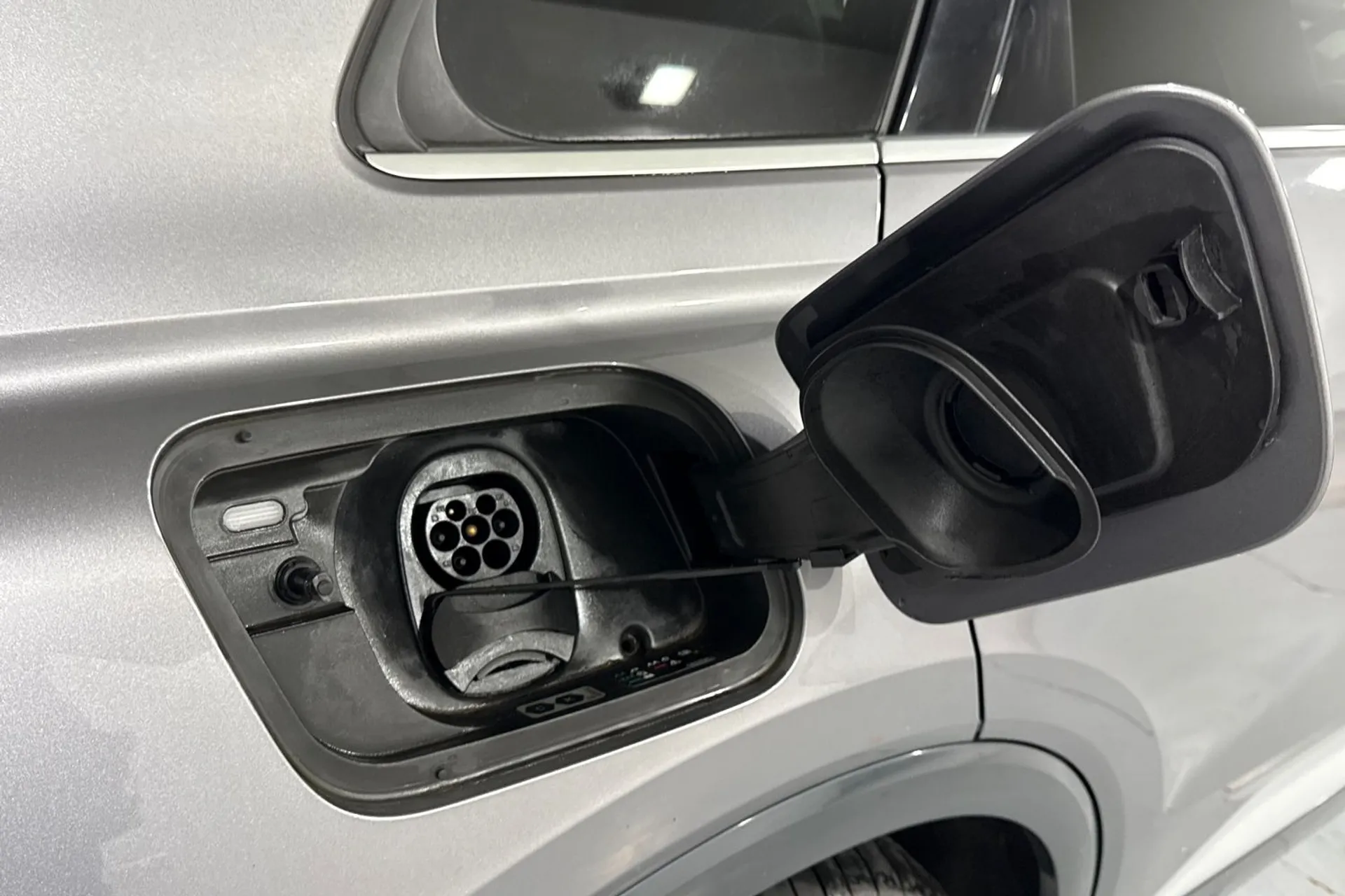 Audi Q4 thumbnail image number 17