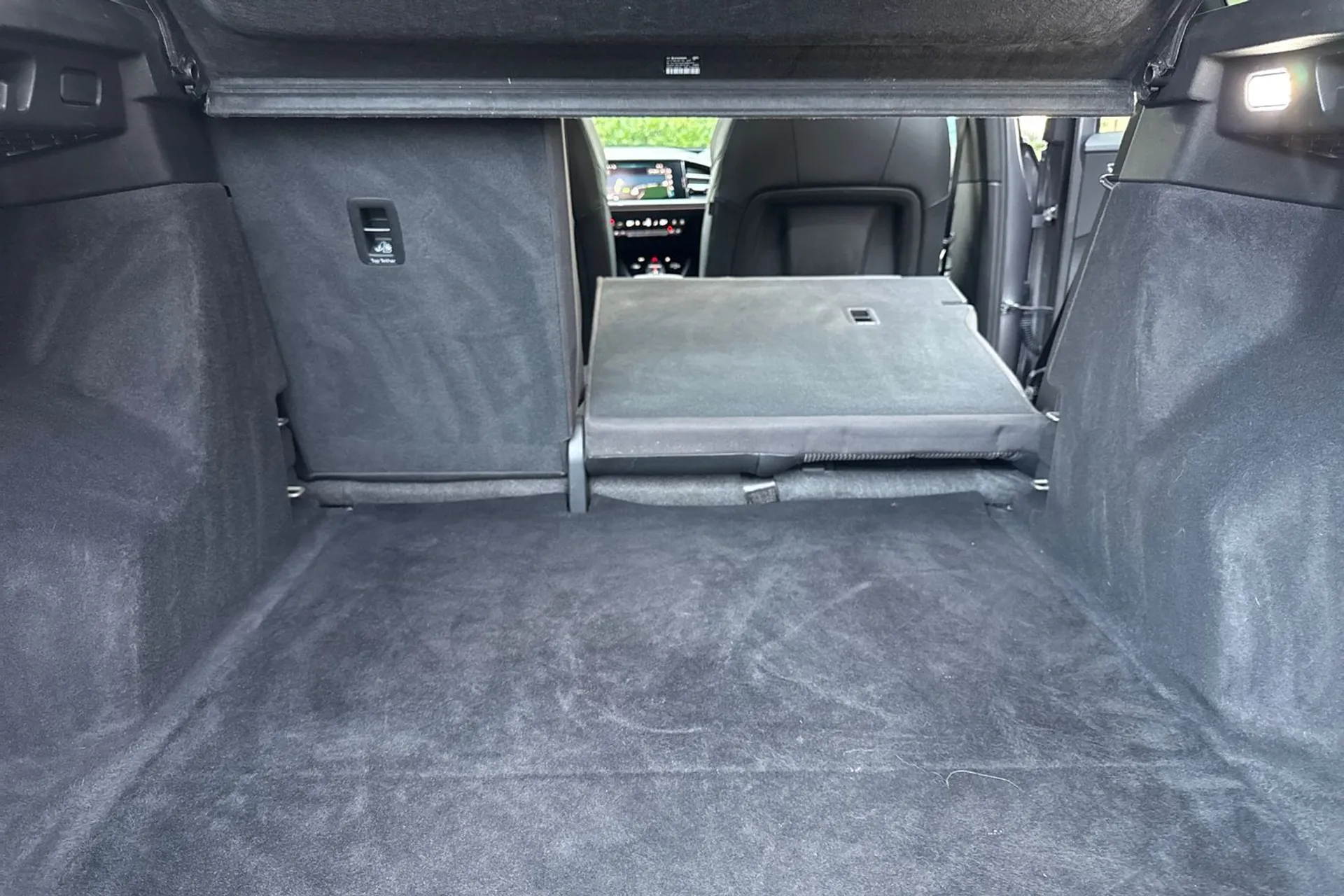 Audi Q4 thumbnail image number 21