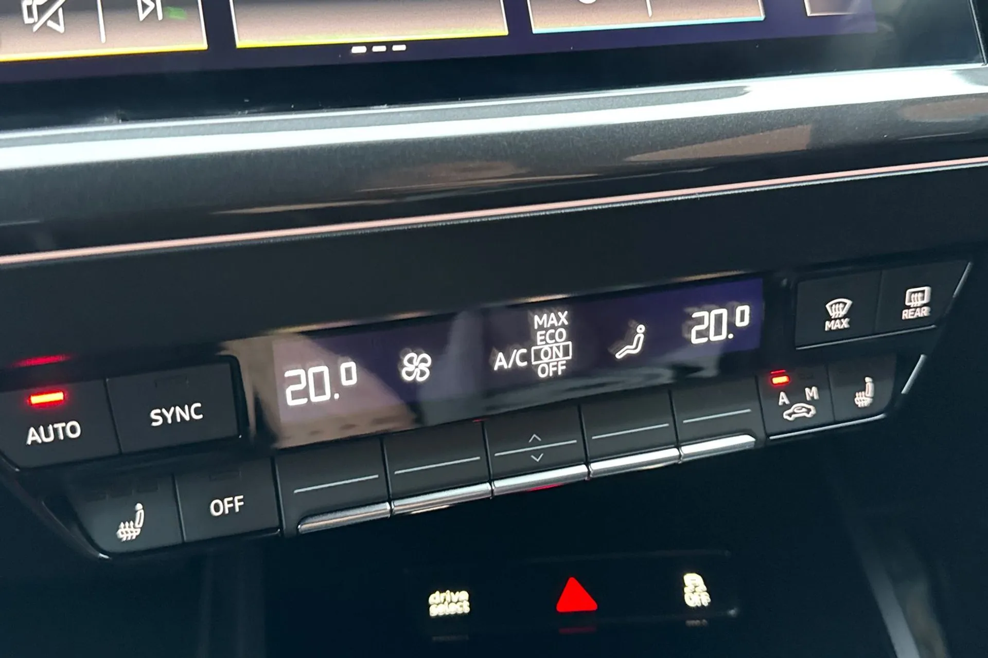 Audi Q4 thumbnail image number 24