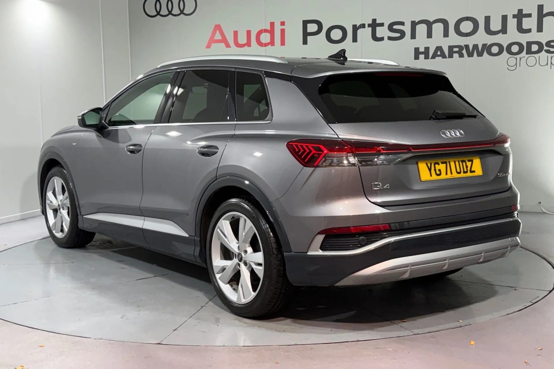 Audi Q4 thumbnail image number 10