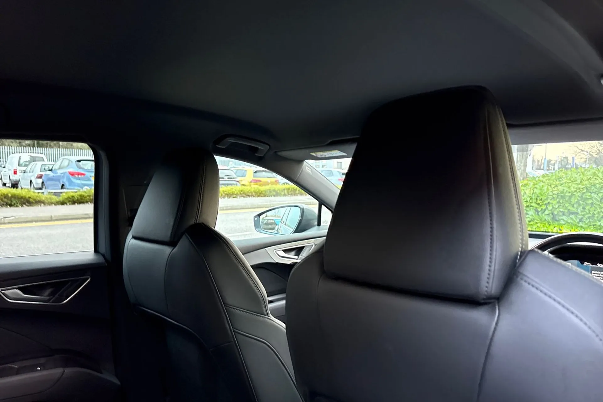 Audi Q4 thumbnail image number 25