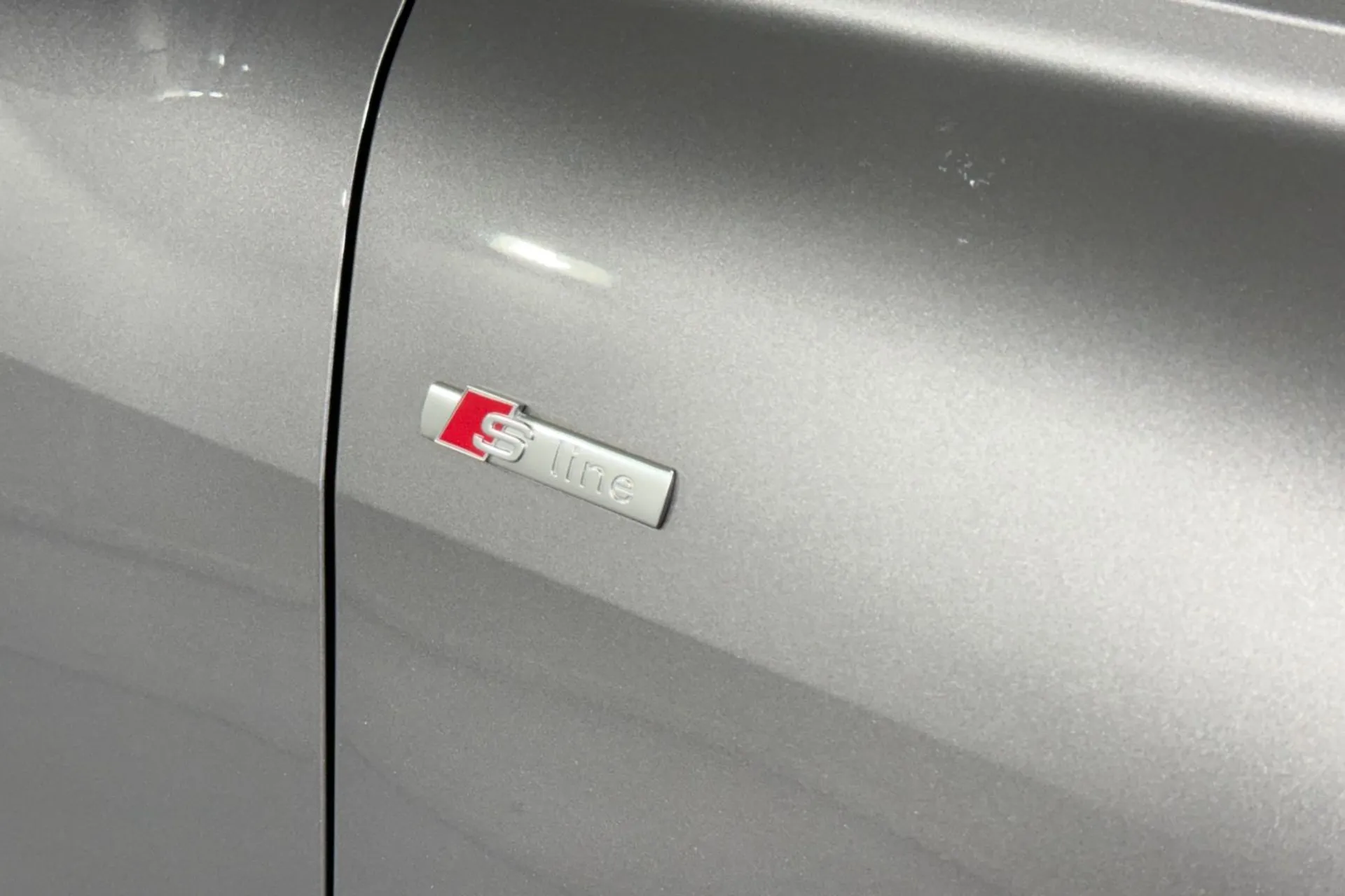 Audi Q4 thumbnail image number 15