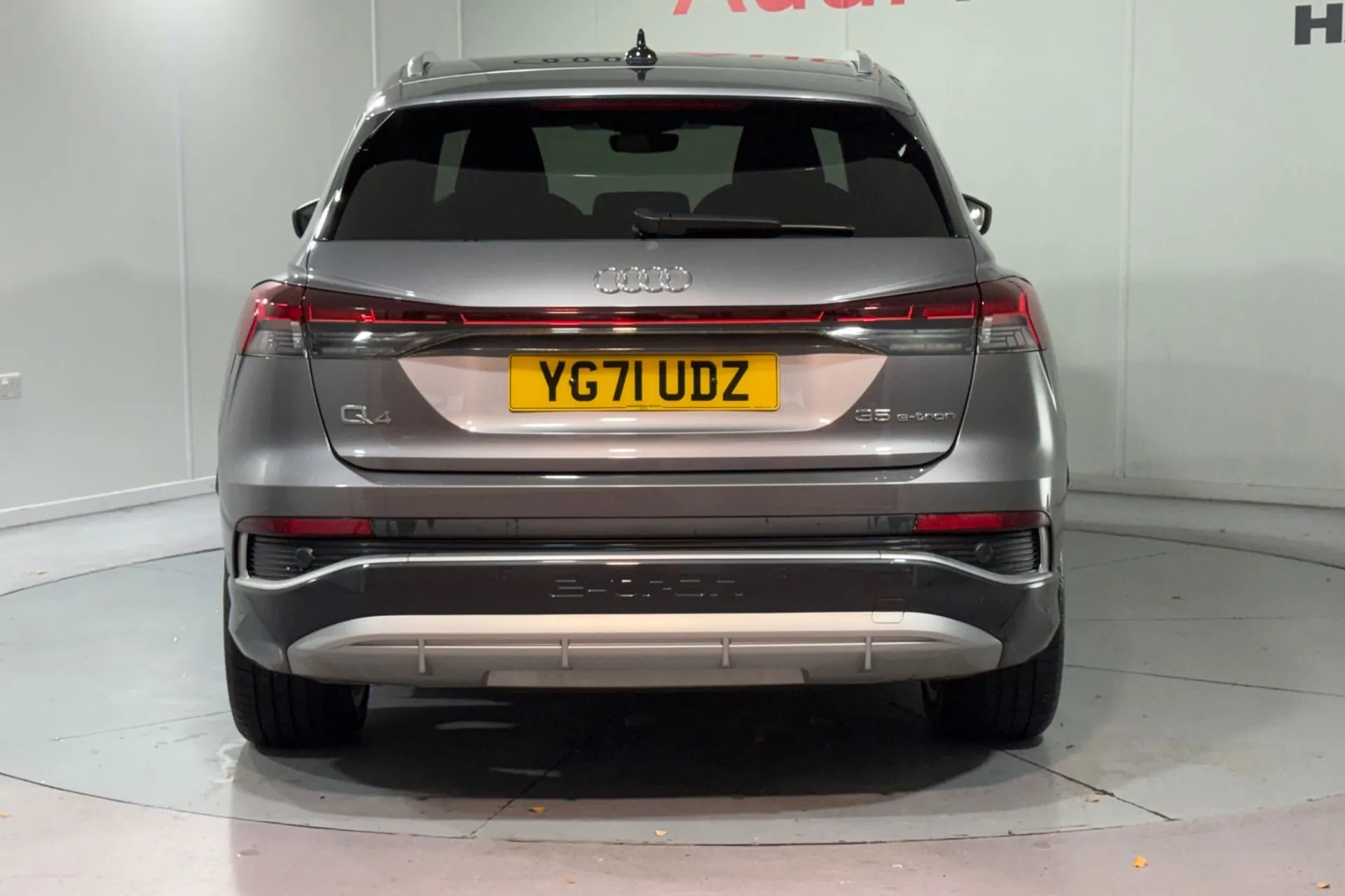 Audi Q4 thumbnail image number 9