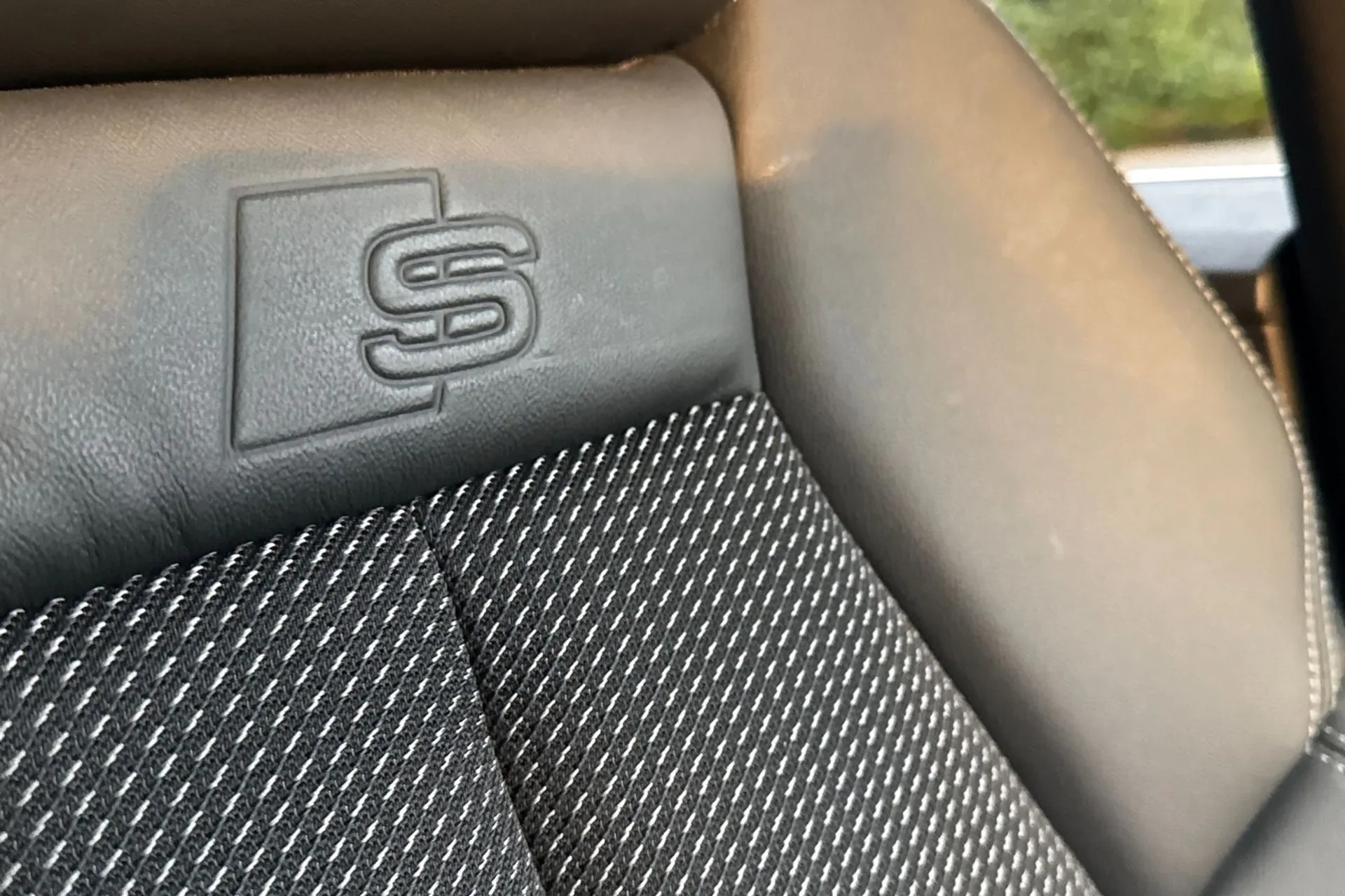 Audi Q4 thumbnail image number 31