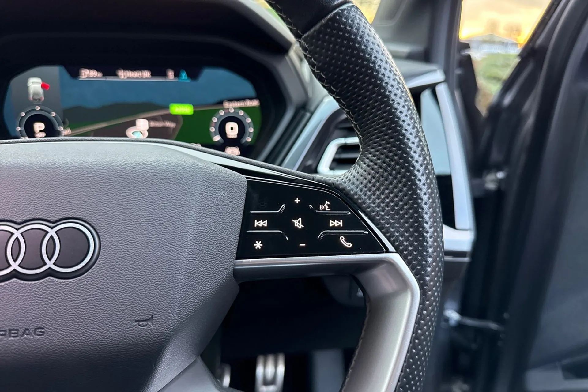 Audi Q4 thumbnail image number 42