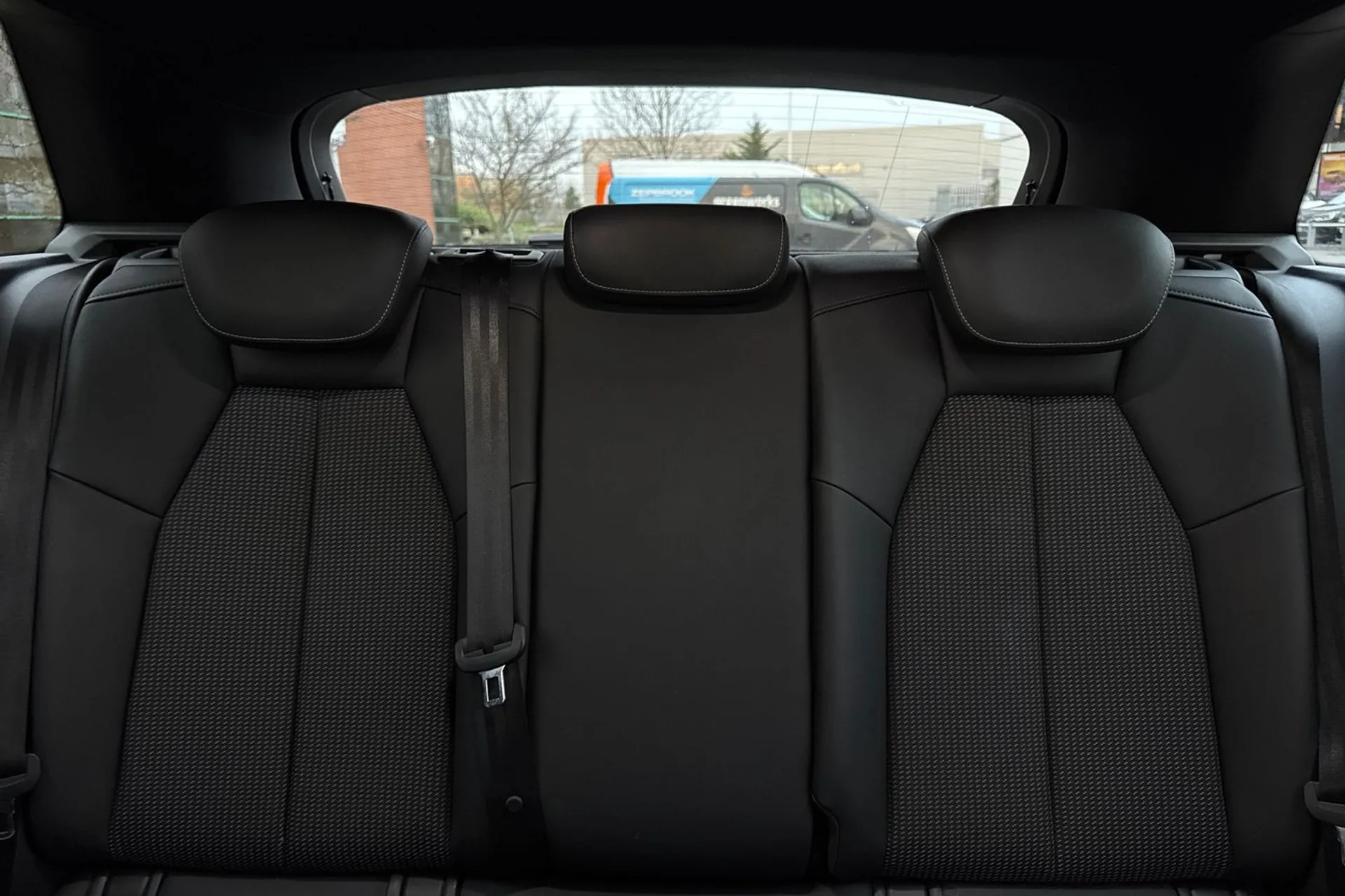 Audi Q4 thumbnail image number 37