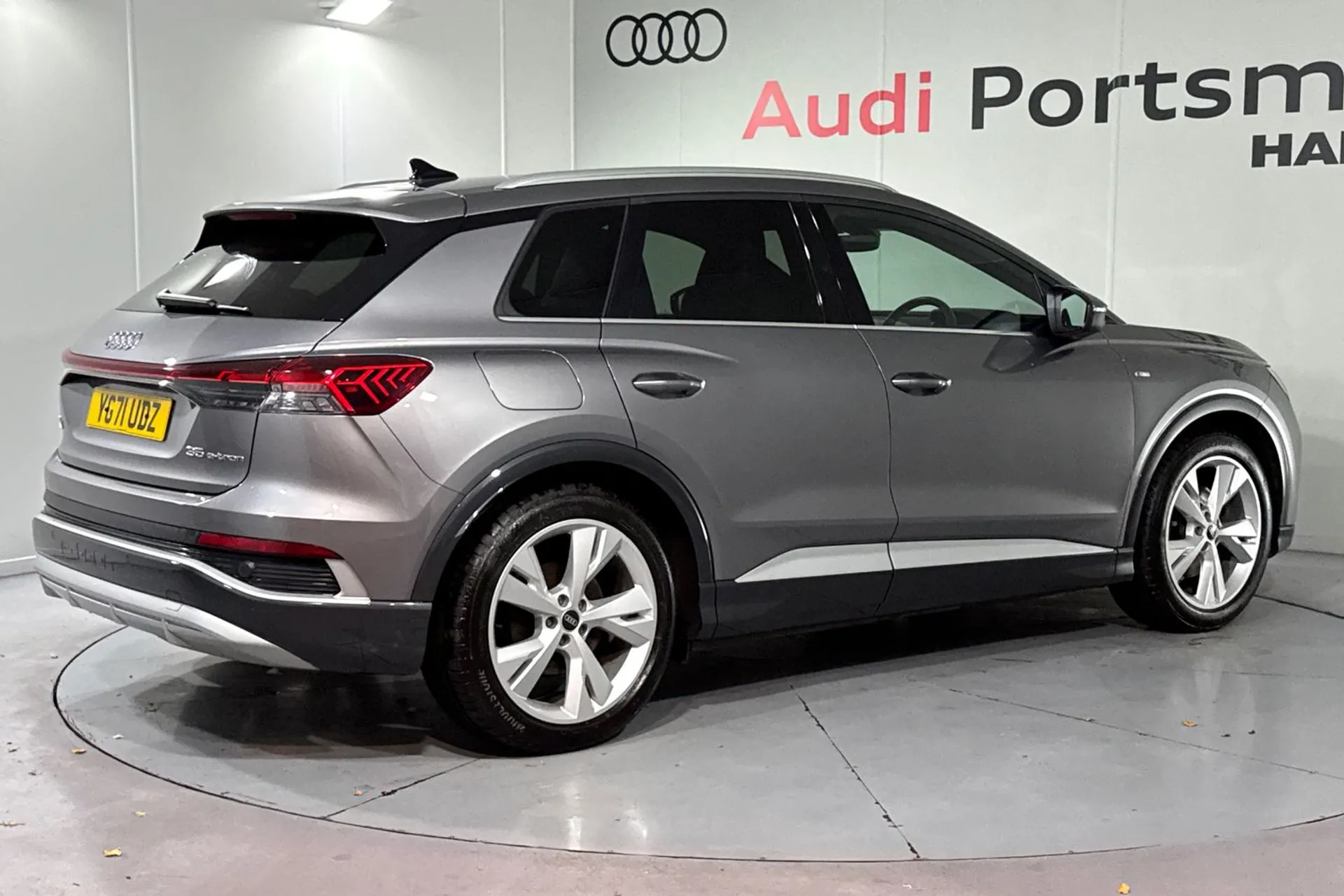 Audi Q4 thumbnail image number 8