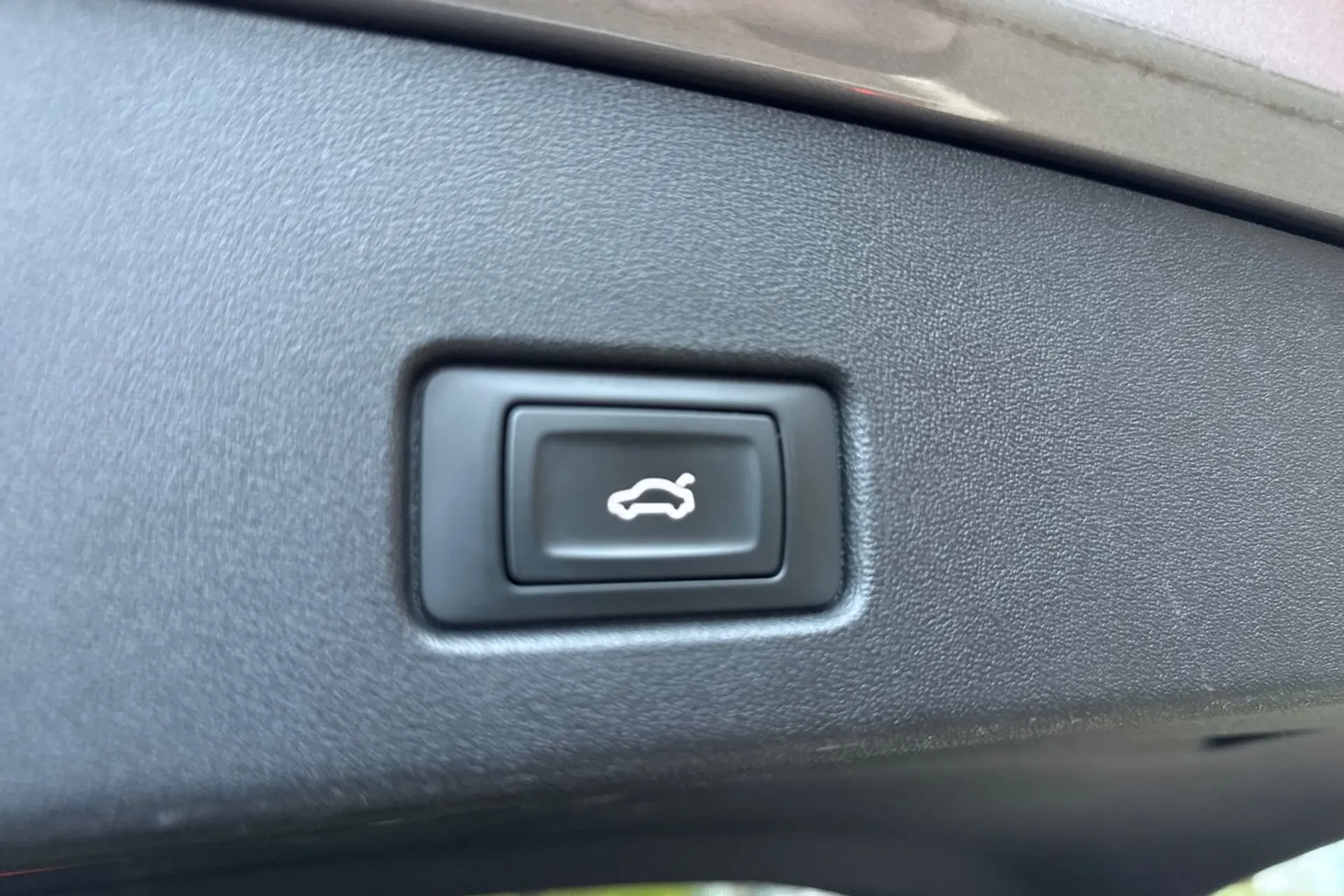 Audi Q4 thumbnail image number 19