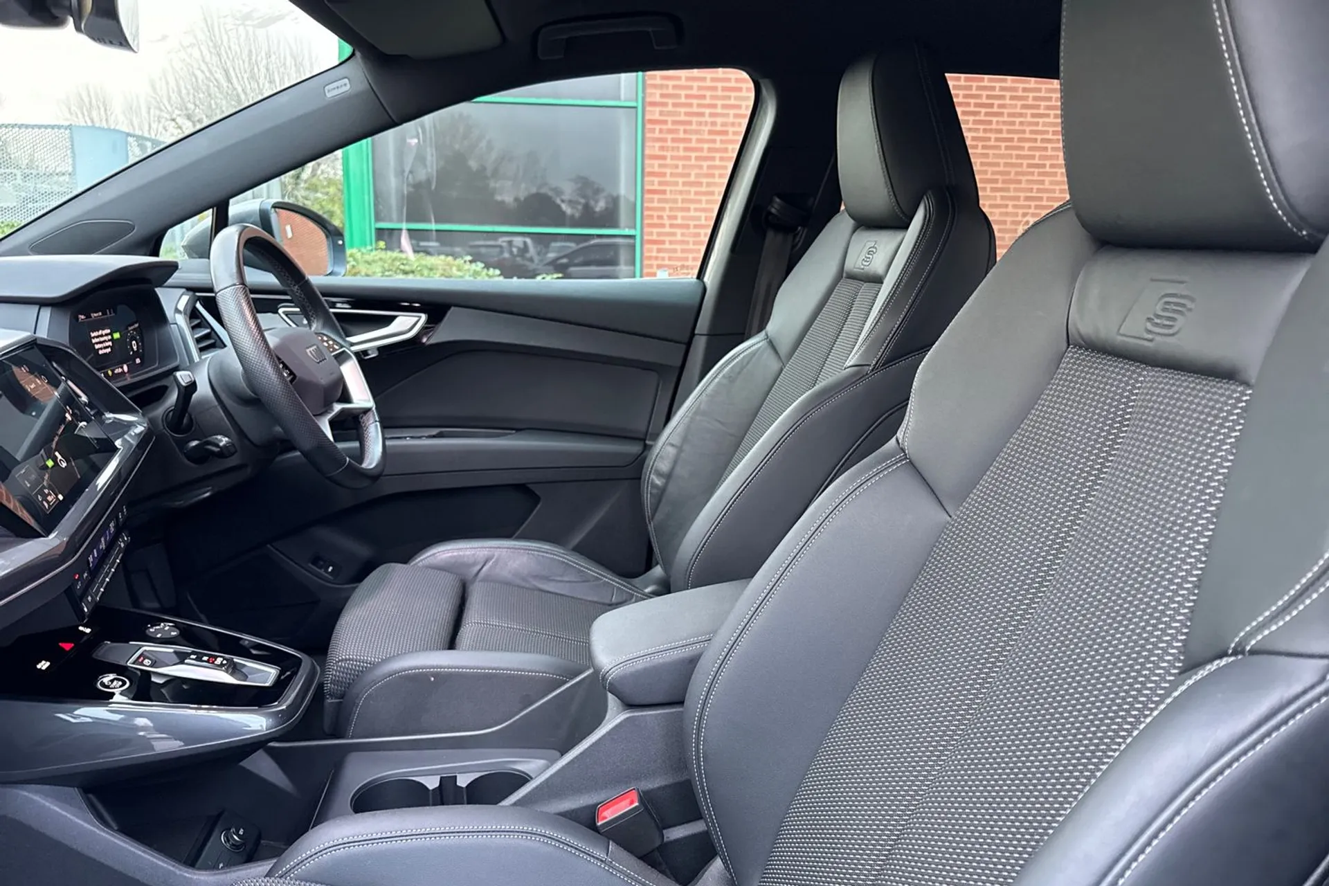 Audi Q4 thumbnail image number 34