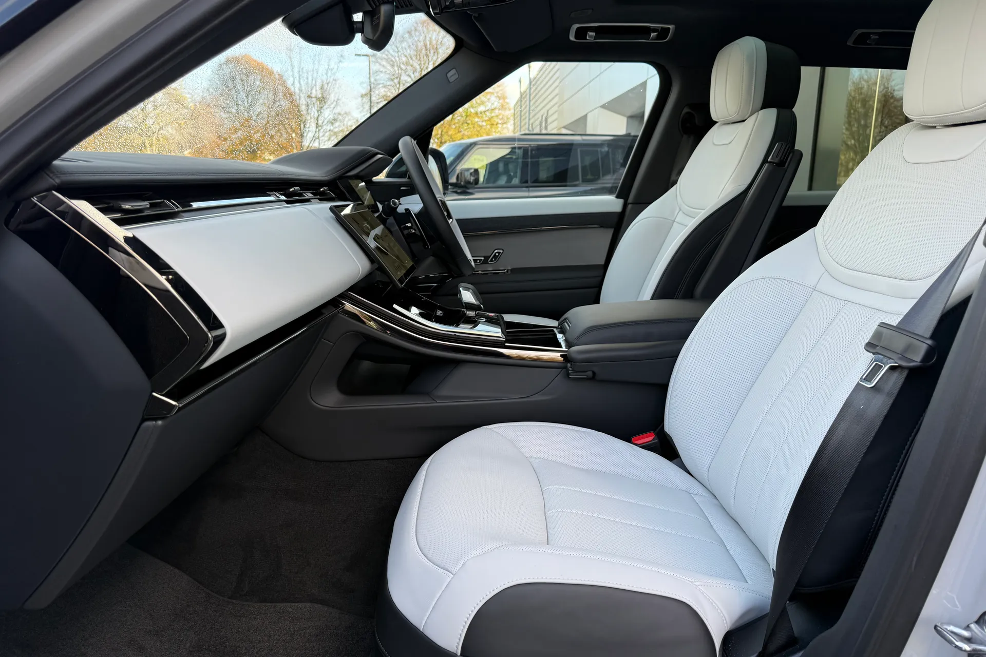 LAND ROVER RANGE ROVER SPORT thumbnail image number 3