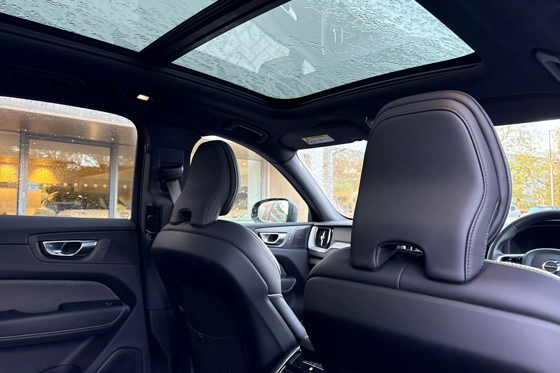 Volvo XC60 thumbnail image number 24