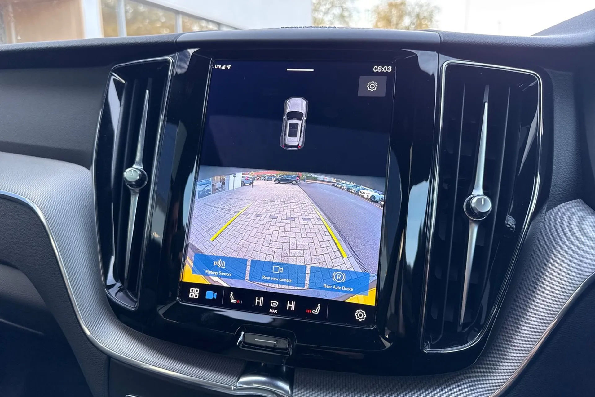 Volvo XC60 thumbnail image number 4