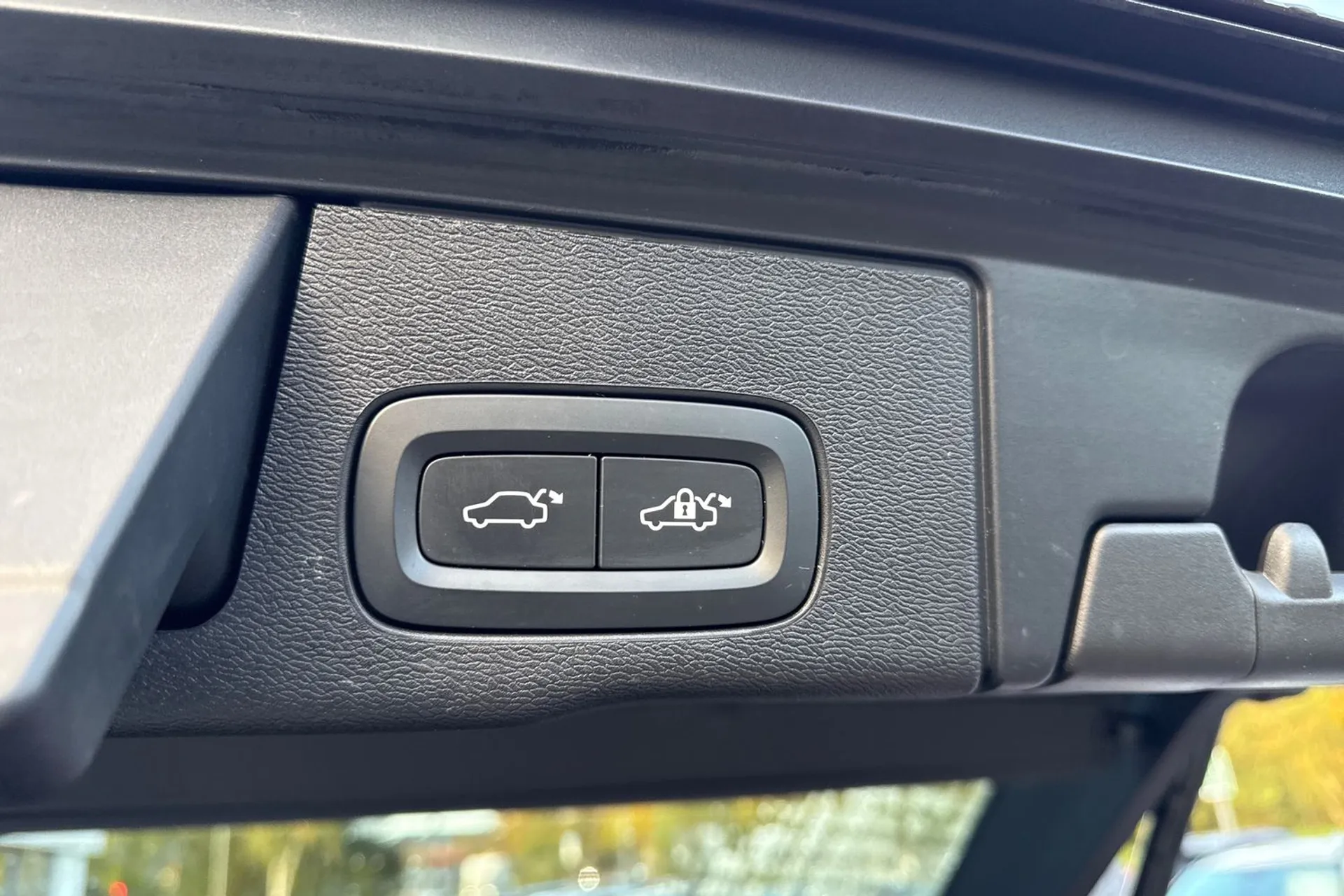 Volvo XC60 thumbnail image number 21