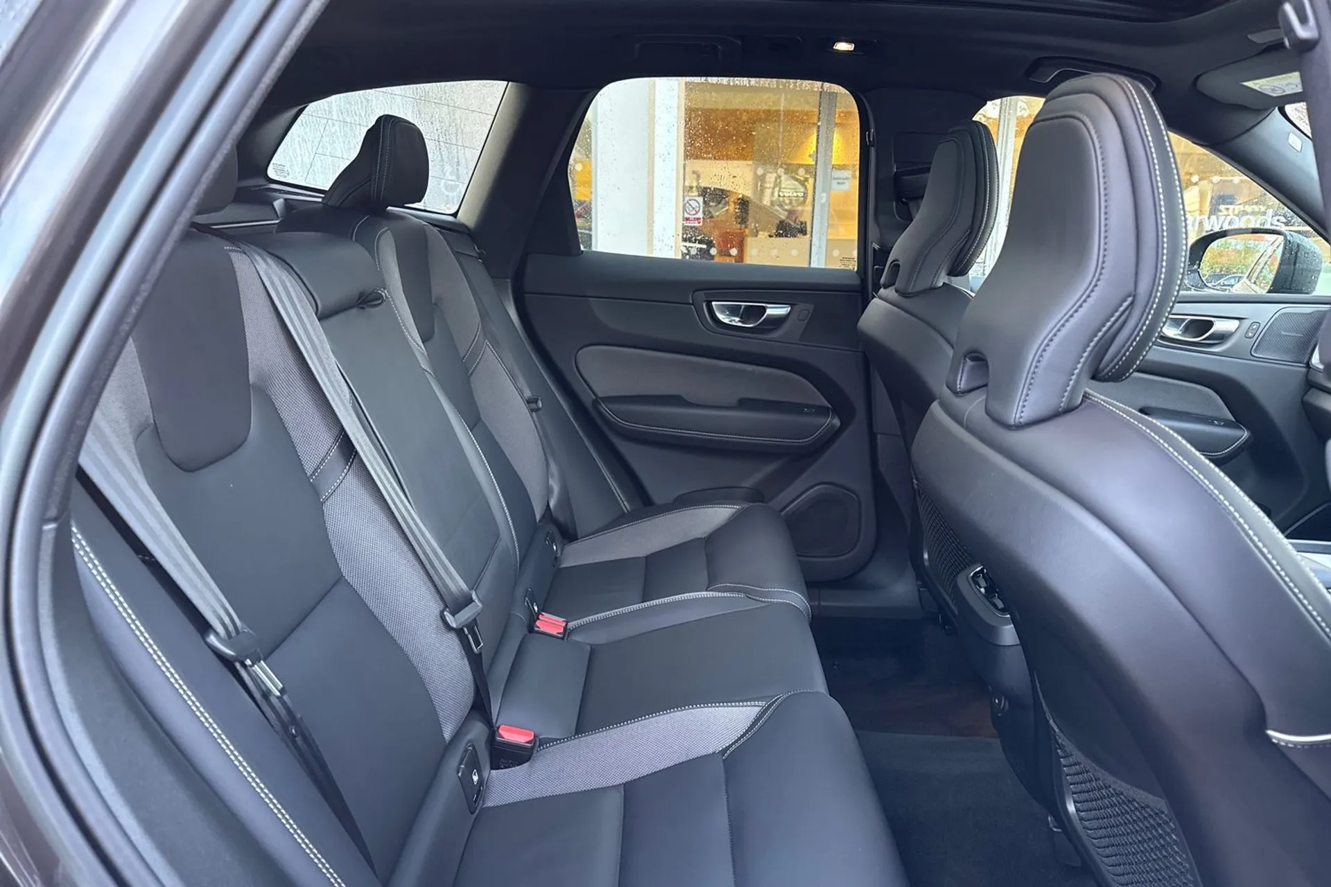 Volvo XC60 thumbnail image number 23