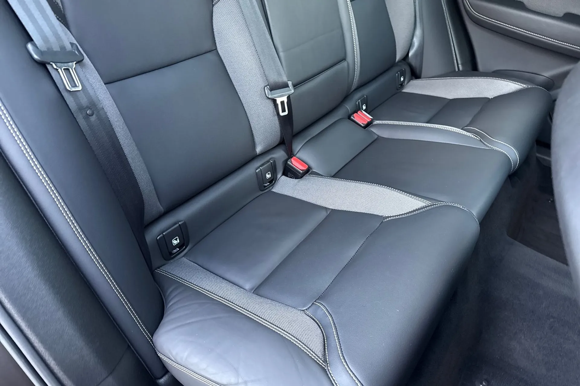 Volvo XC60 thumbnail image number 25