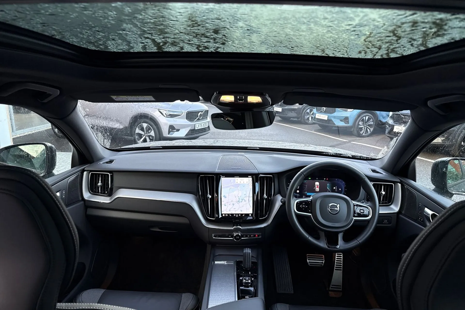 Volvo XC60 thumbnail image number 3