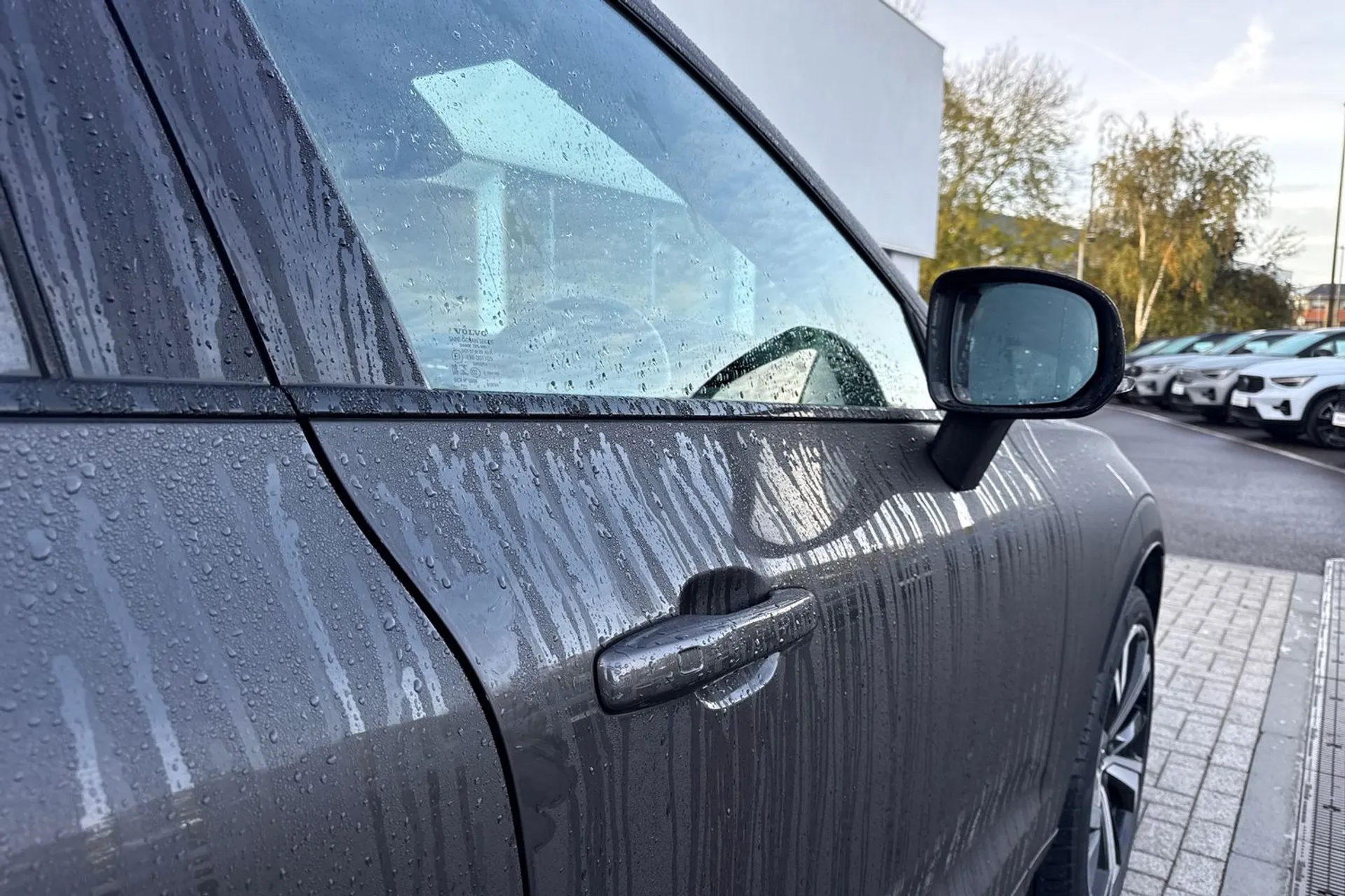 Volvo XC60 thumbnail image number 17