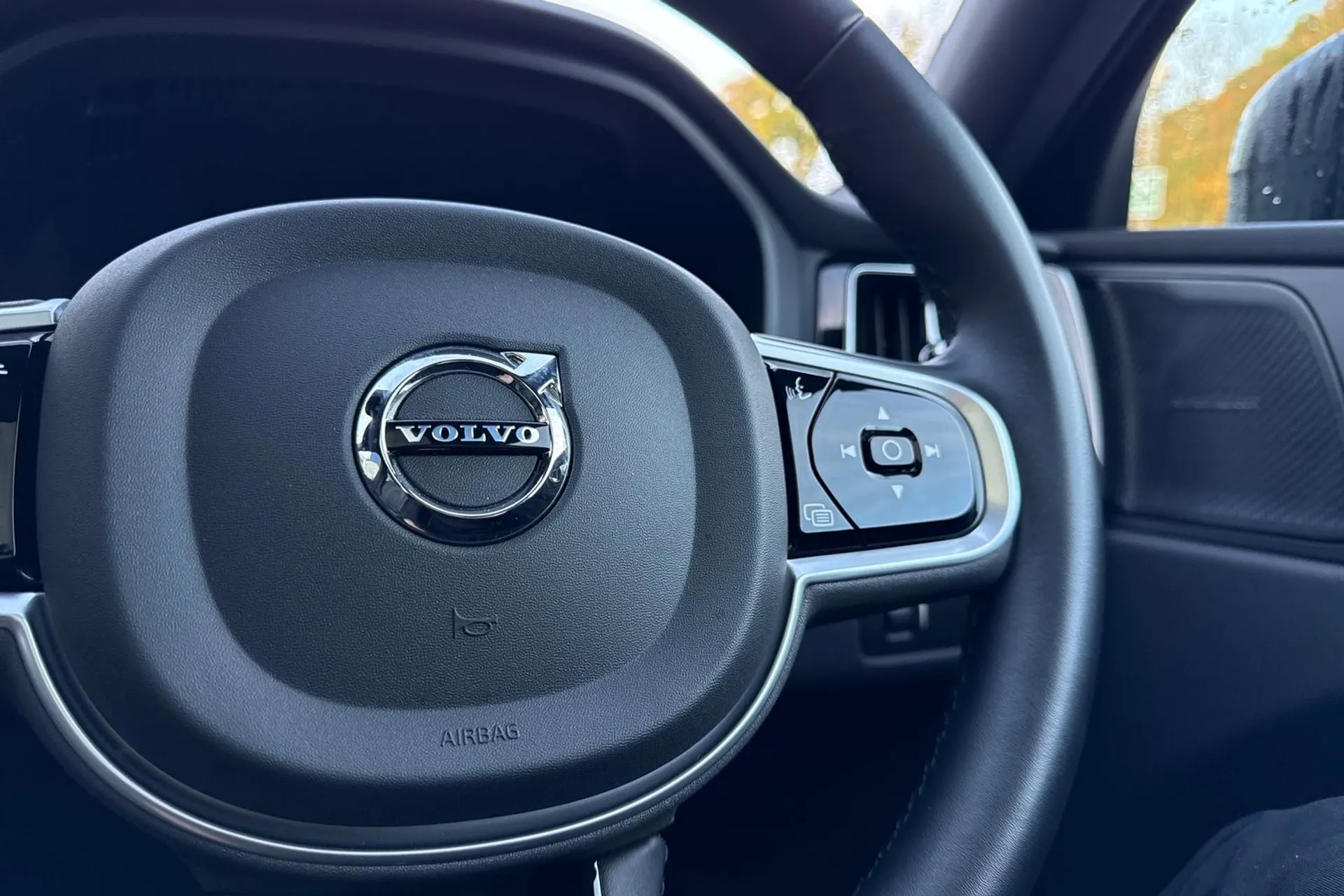 Volvo XC60 thumbnail image number 38