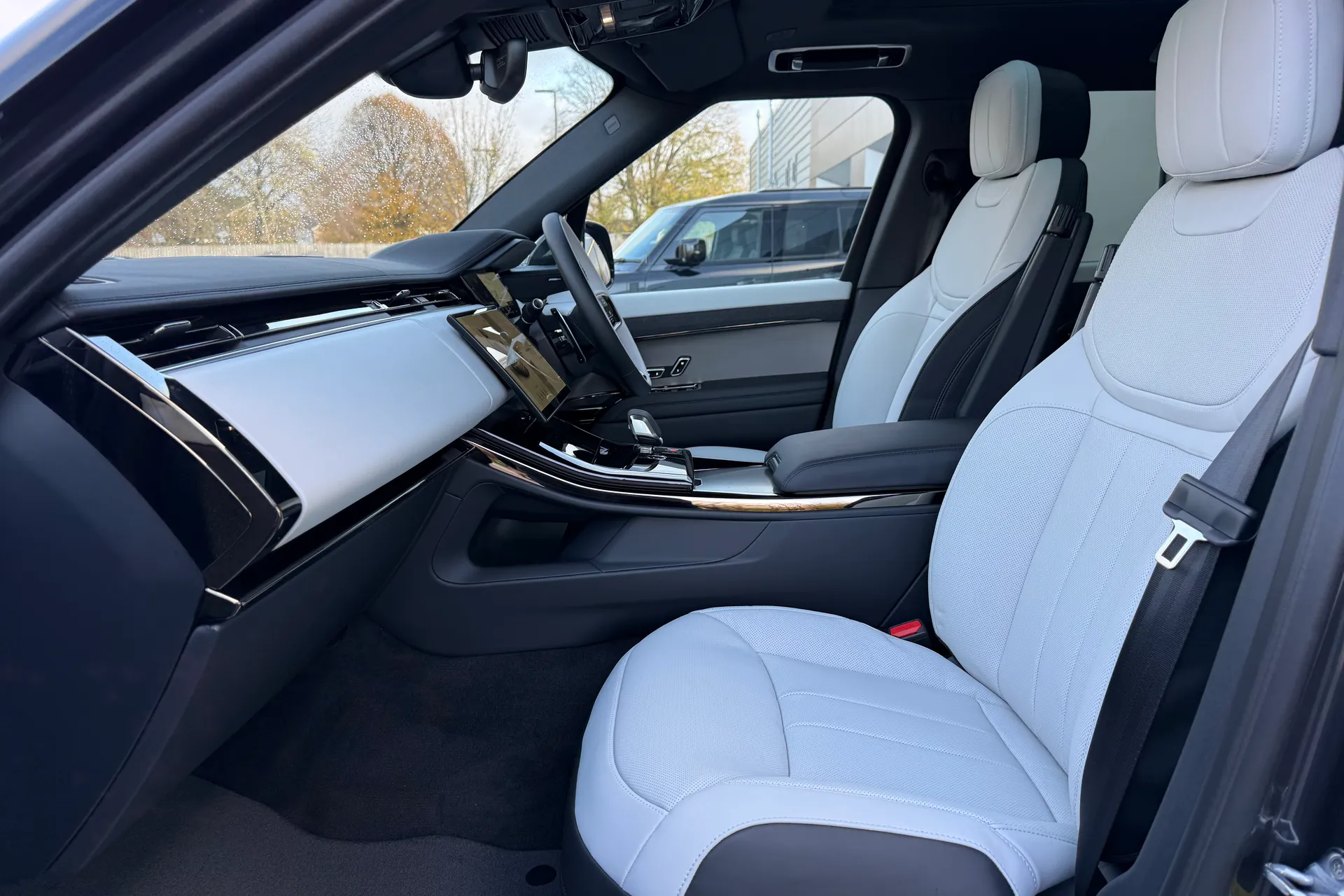 LAND ROVER RANGE ROVER SPORT thumbnail image number 3