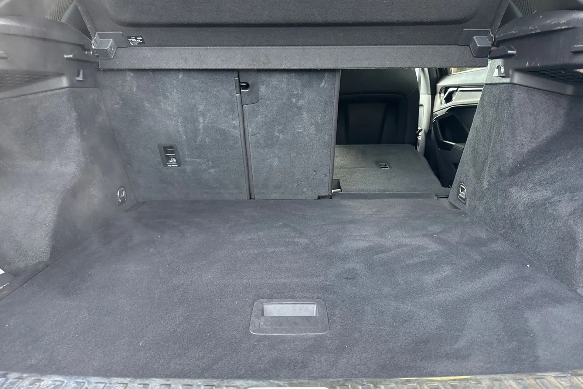 Audi Q3 thumbnail image number 21